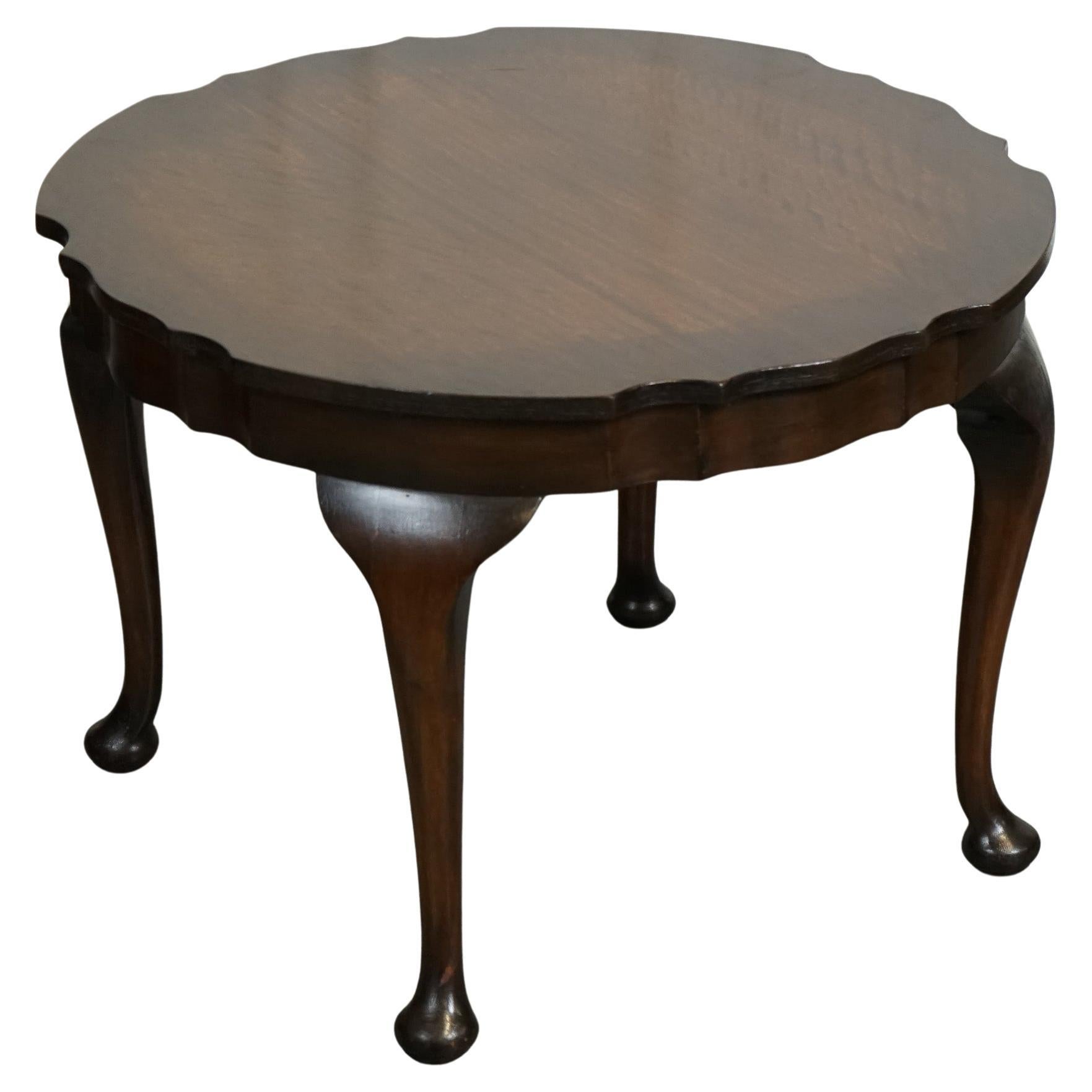 LOVELY SMALL PIE CRUST SHAPED EDGES HARDWOOD SIDE TABLE j1