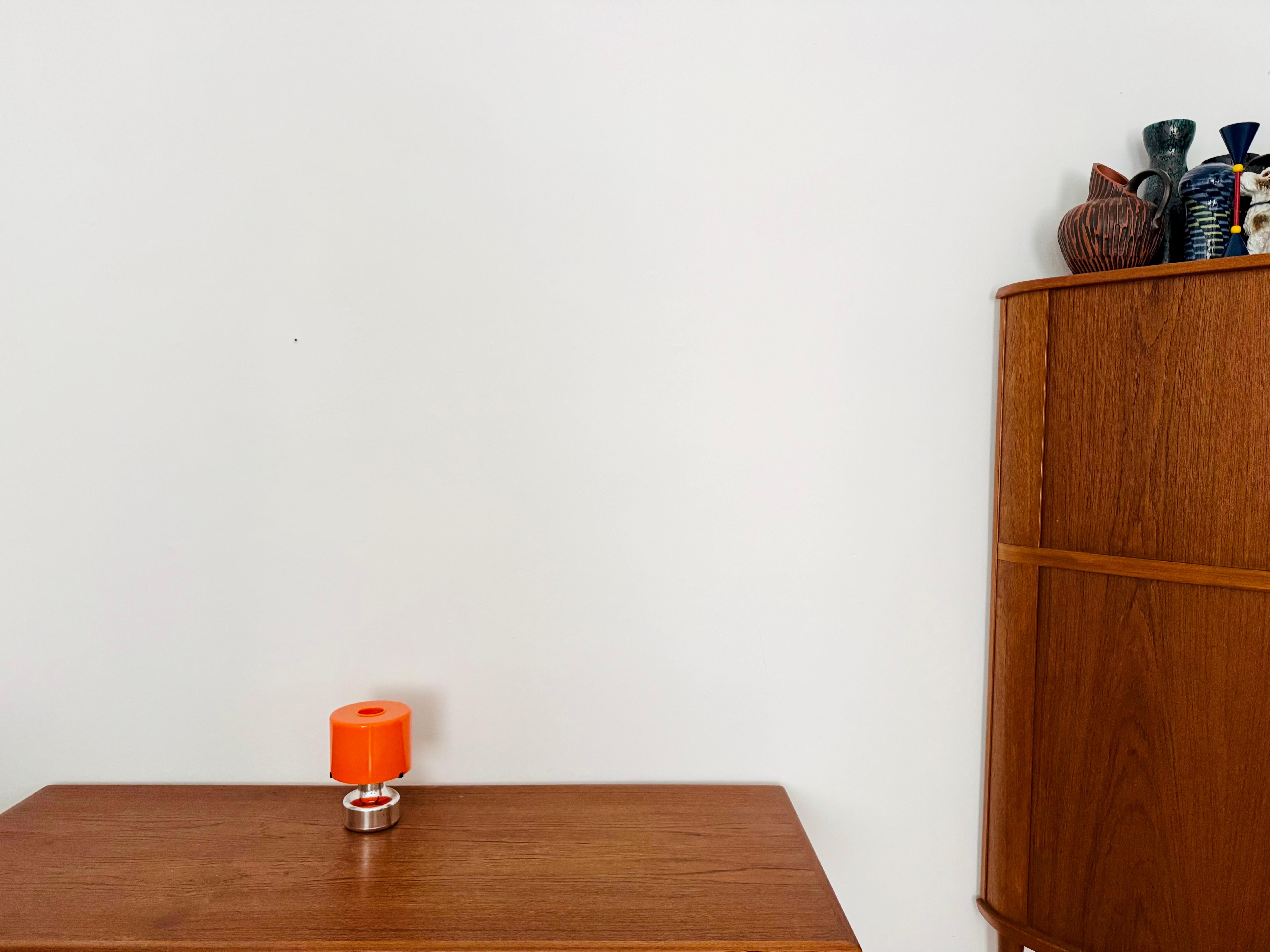 Lovely Small Platsic Table Lamp In Good Condition For Sale In München, DE