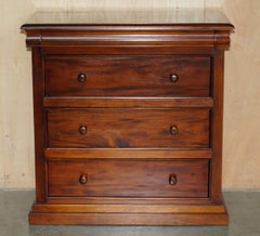 LOVELY SOLID HARDWOOD CONTEMPORARY CHEST OF DRAWERS PART OF SMALL SUiTE
