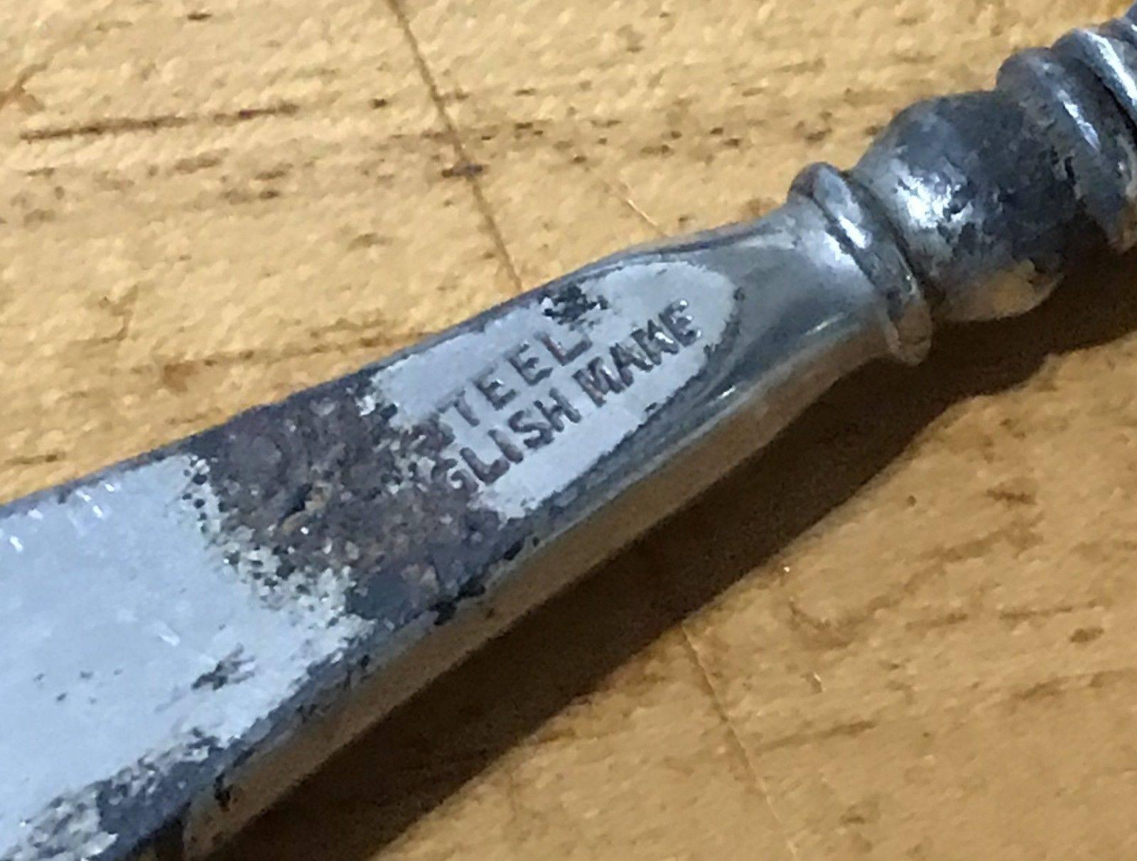 We are delighted to offer for sale for lovely 1919 sterling silver handled shoe horn

Fully hallmarked with the anchor for Birmingham, the letter U for 1919 and the lion for sterling, the makers mark is W&H for Walker and Hall

The handle is in