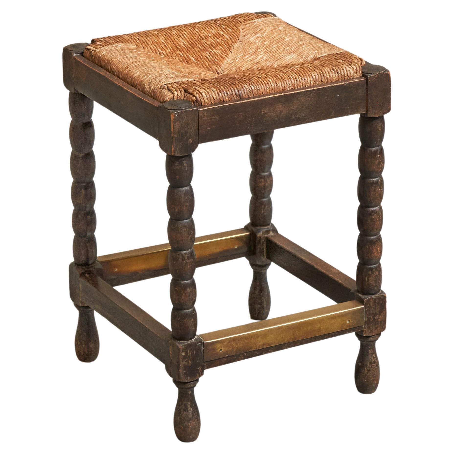 Ravissant tabouret des années 1920 en chêne massif, paille et laiton