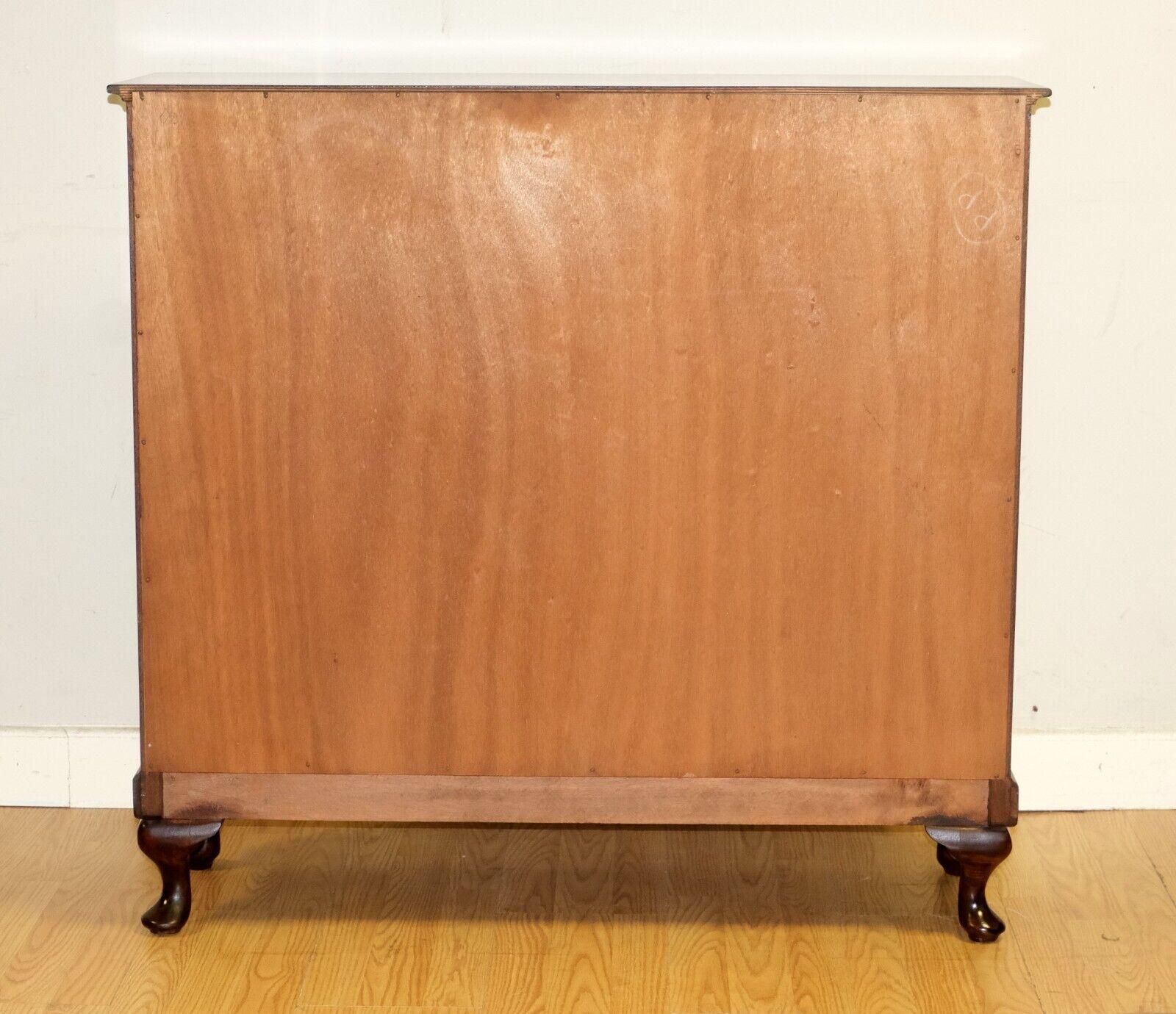 LOVELY STRONGBOW HARDWOOD DiSPLAY CABINET SLIDING GLASS DOORS ON CABRIOLE LEGS 7