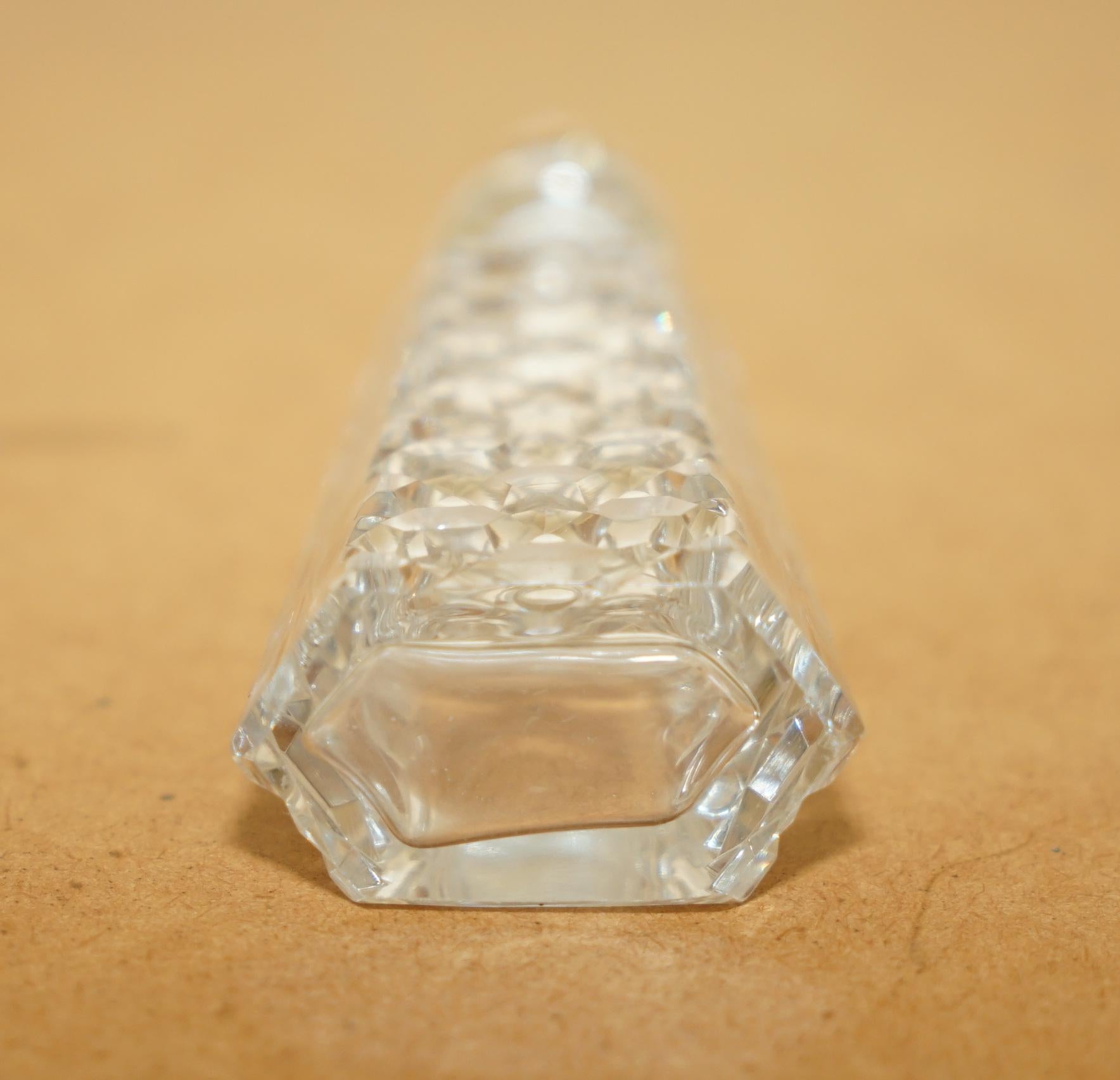 LOVELY TALL ANTIQUE CUT GLASS CRYSTAL COLLECTABLE DRESSiNG TABLE BOTTLE PERFUME in vendita 5