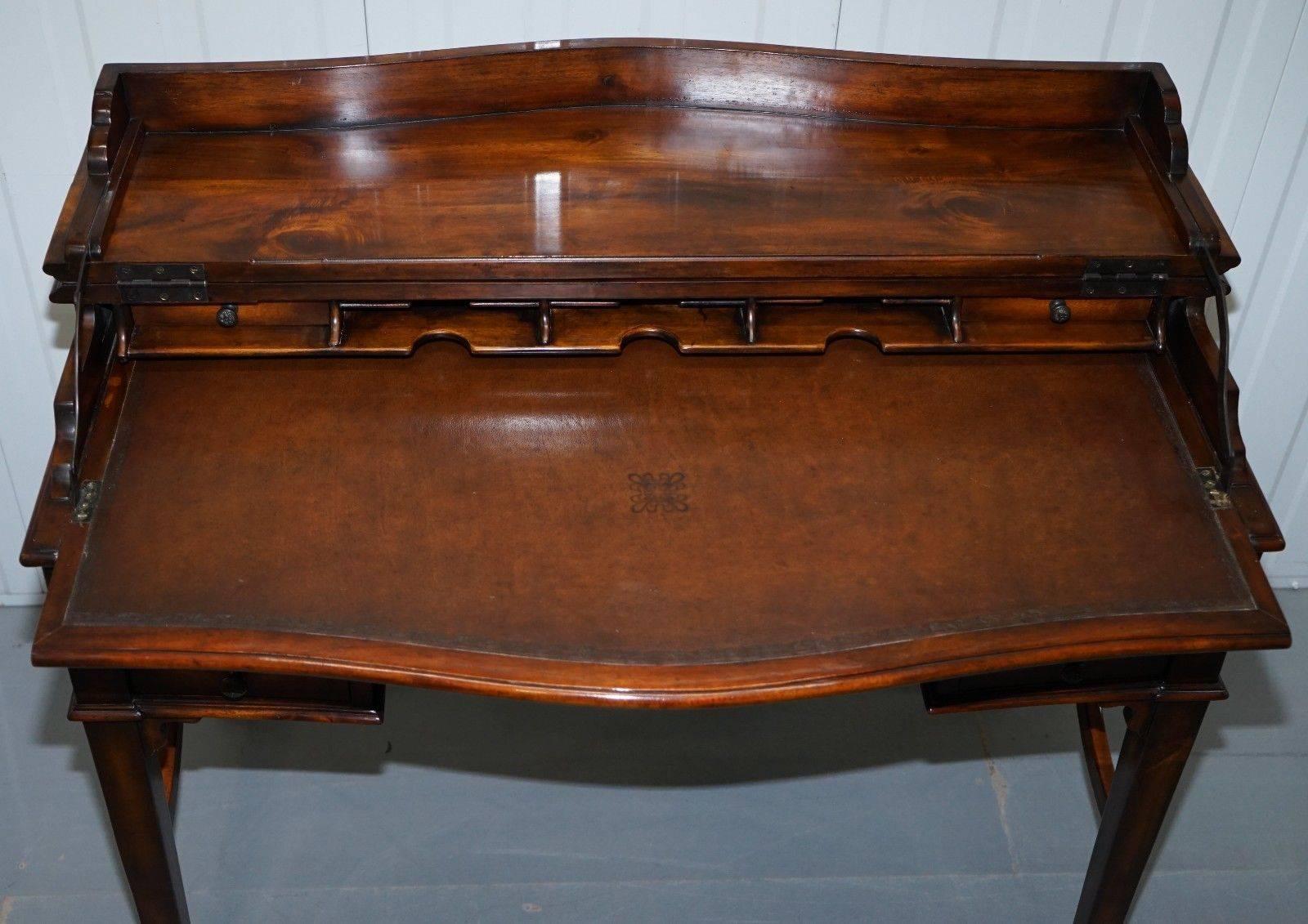 Lovely Theodore Alexander Campaign Fold Out Desk Writing Table and Chair In Good Condition In West Sussex, Pulborough
