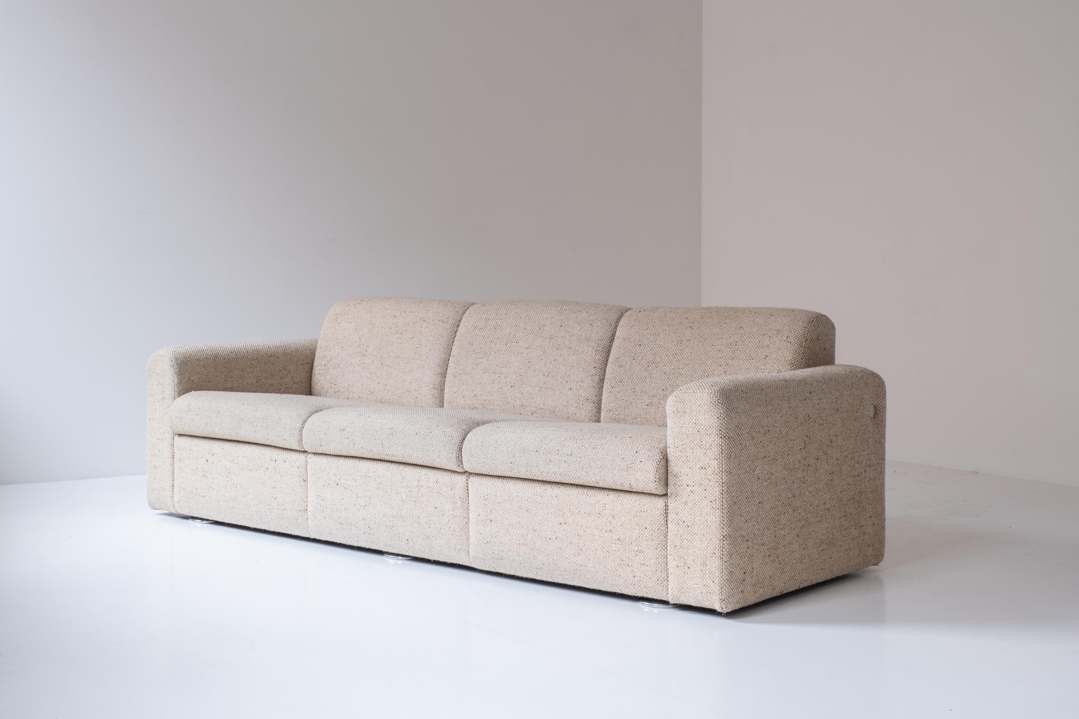 Mid-Century Modern Lovely Three Seater Sofa by Kho Liang Le for Artifort, the Netherlands, 1970s