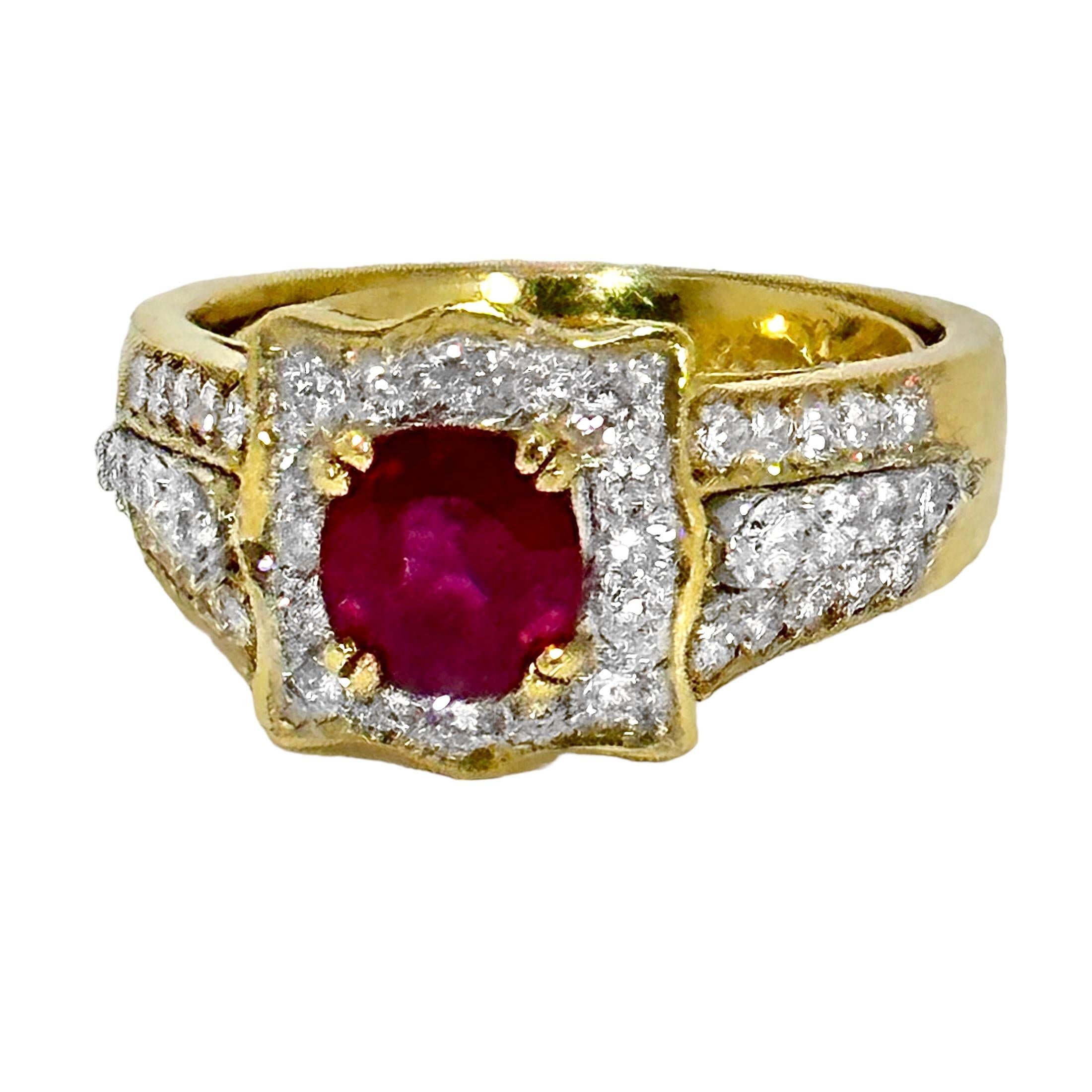 Modern Lovely Traditional 18k Yellow Gold Ladies Cocktail Ring with Ruby and Diamonds For Sale