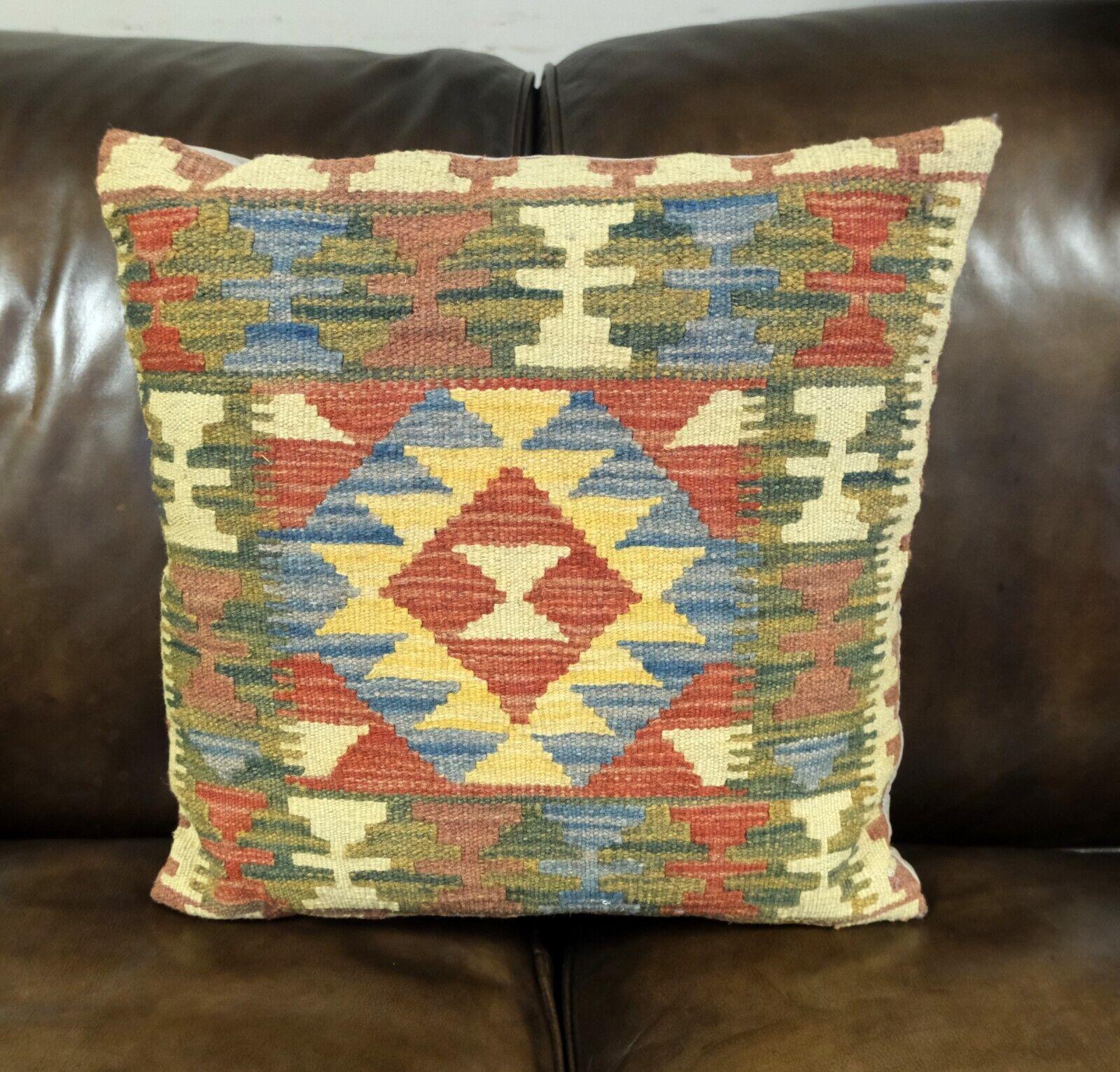 20th Century LOVELY TRADiTIONAL SET OF FOUR HANDMADE GEOMETRIC SCATTER WOOL KILIM CUSHIONS