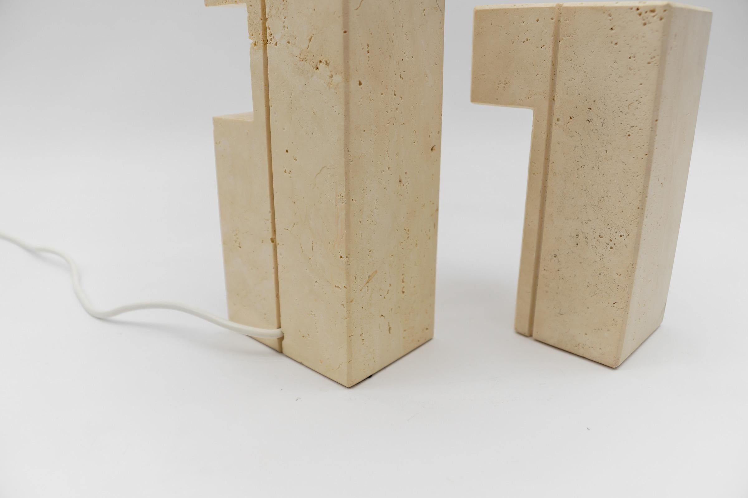 Lovely Travertine Table Lamp by Giuliano Cesari for Nucleo Sormani, 1960s, Italy For Sale 6