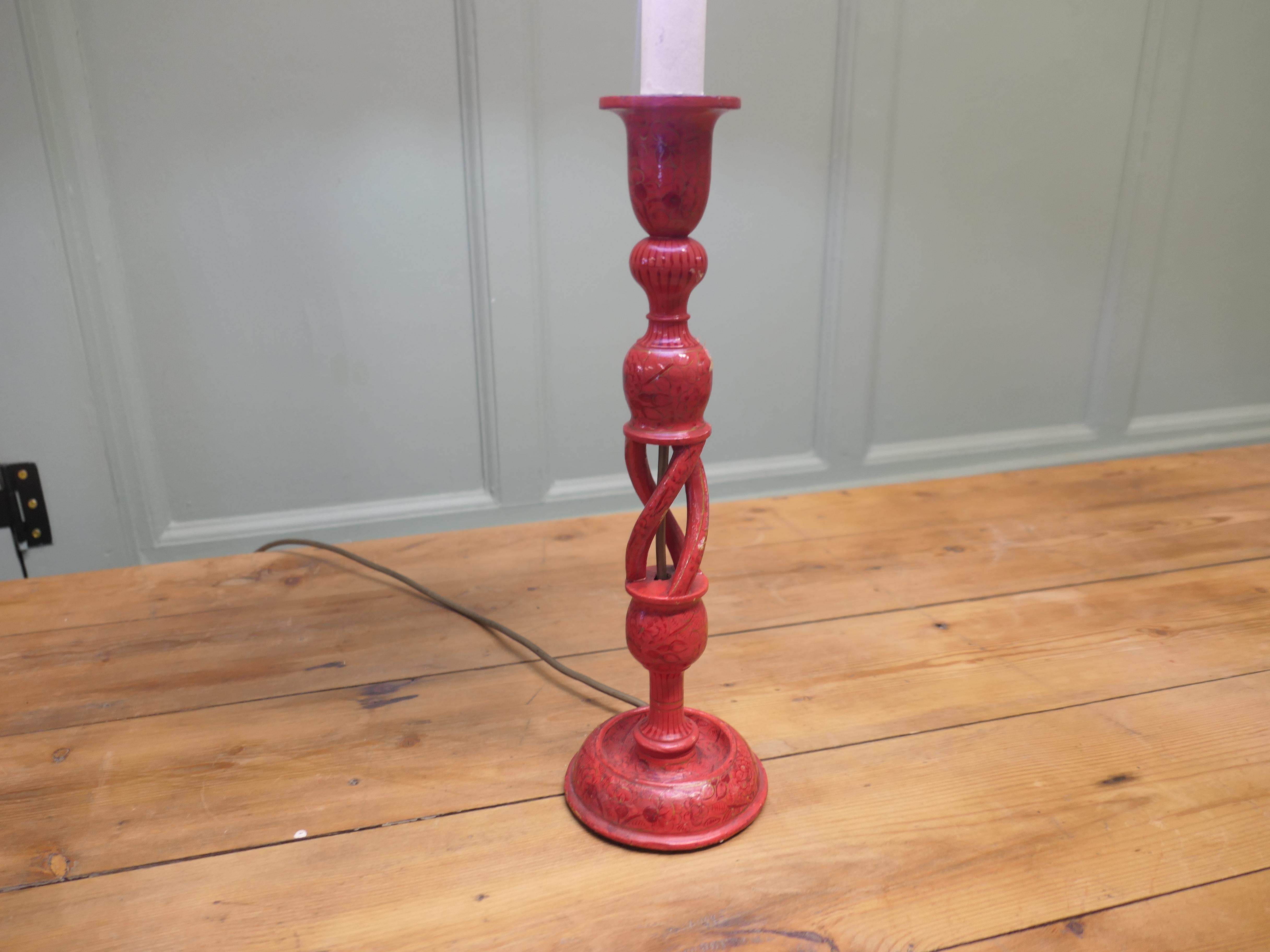 Preciosa Lámpara de Mesa Torneada y Pintada Barley Twist Art Decó en venta