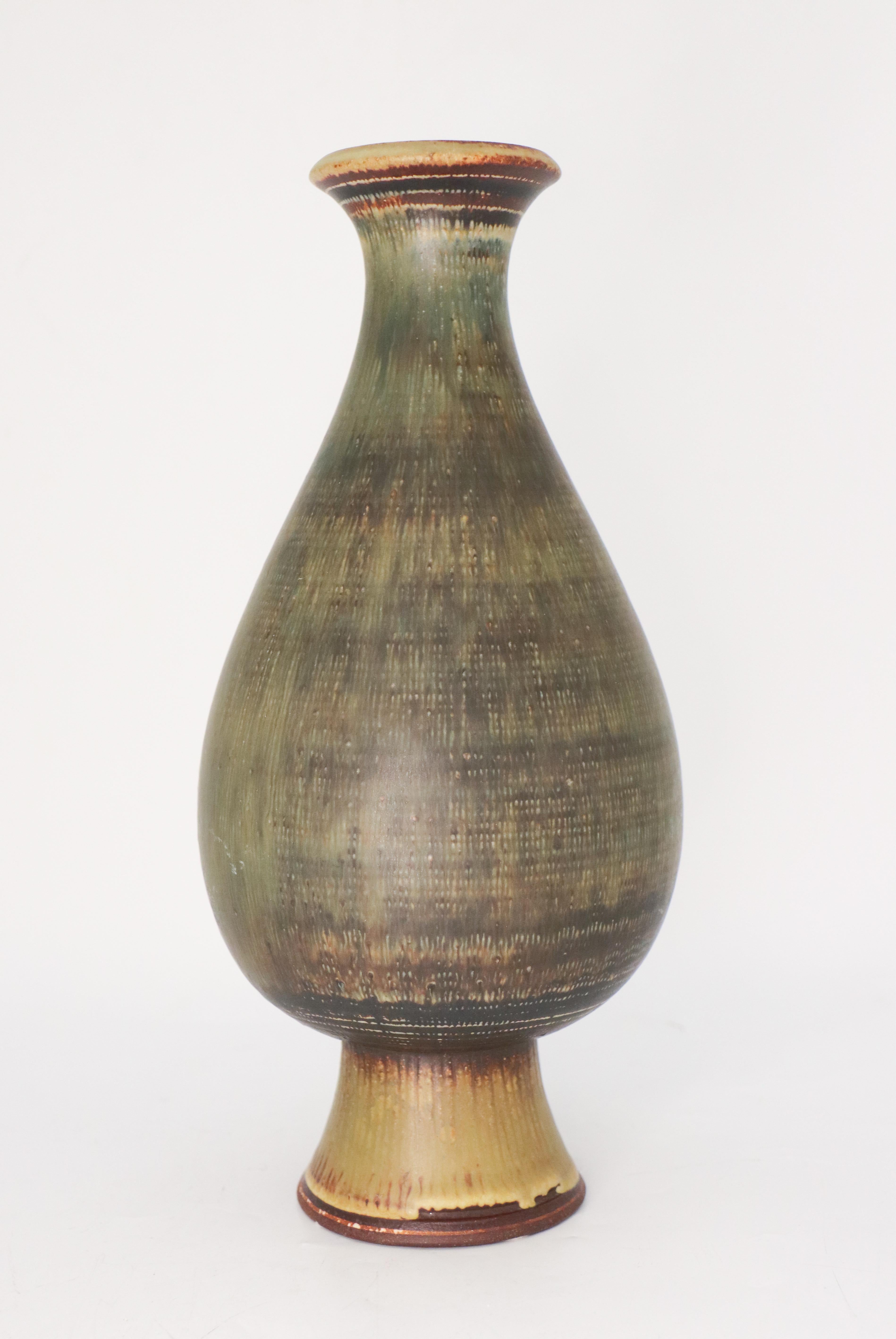 Joli vase dessiné par Wilhelm Kåge - Modèle Farsta - Gustavsberg en vente 3