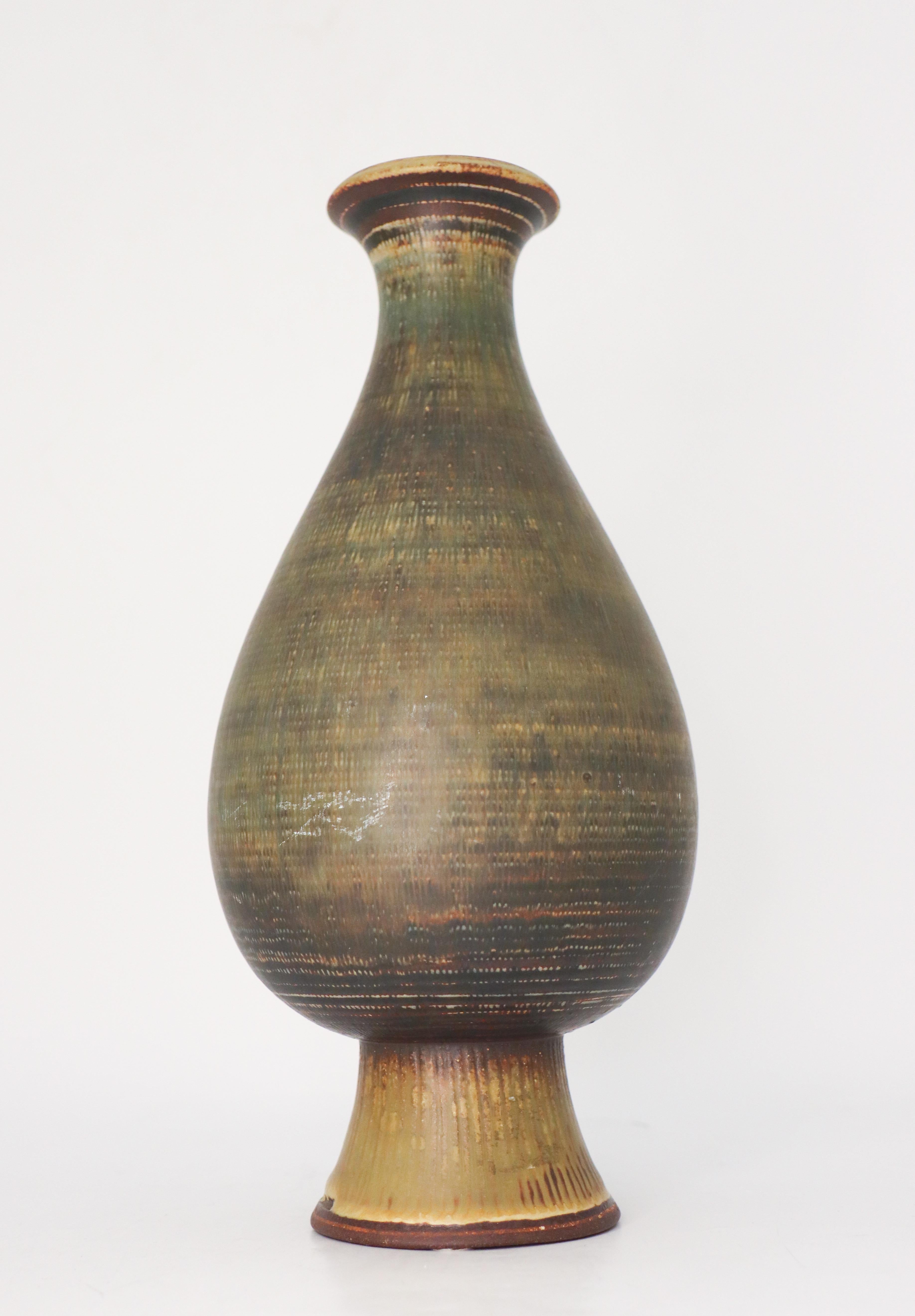 Stoneware Lovely Vase designed by Wilhelm Kåge - Model Farsta - Gustavsberg For Sale