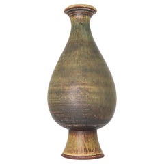 Joli vase dessiné par Wilhelm Kåge - Modèle Farsta - Gustavsberg
