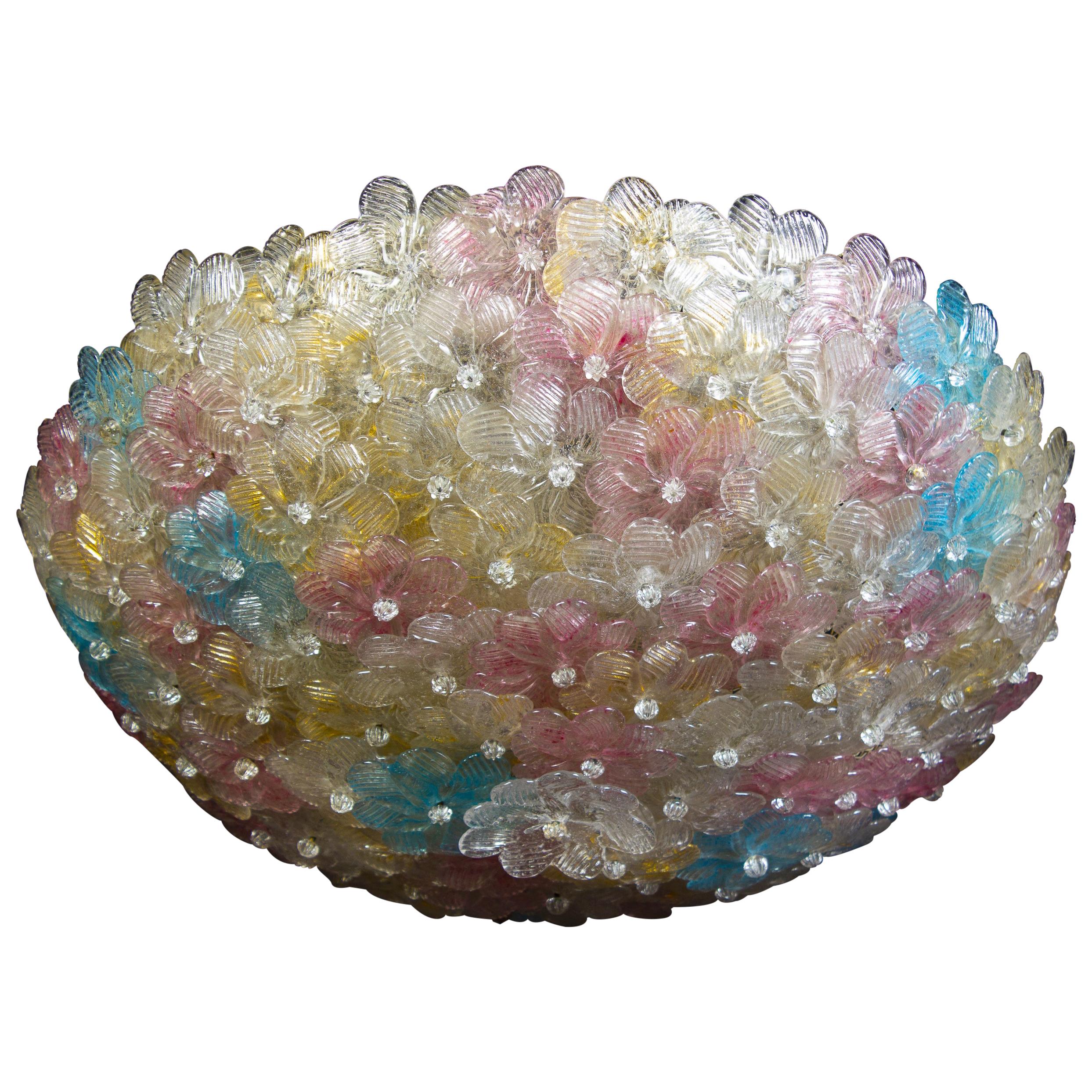 Precioso cesto de flores de techo veneciano de Barovier & Toso, años 50