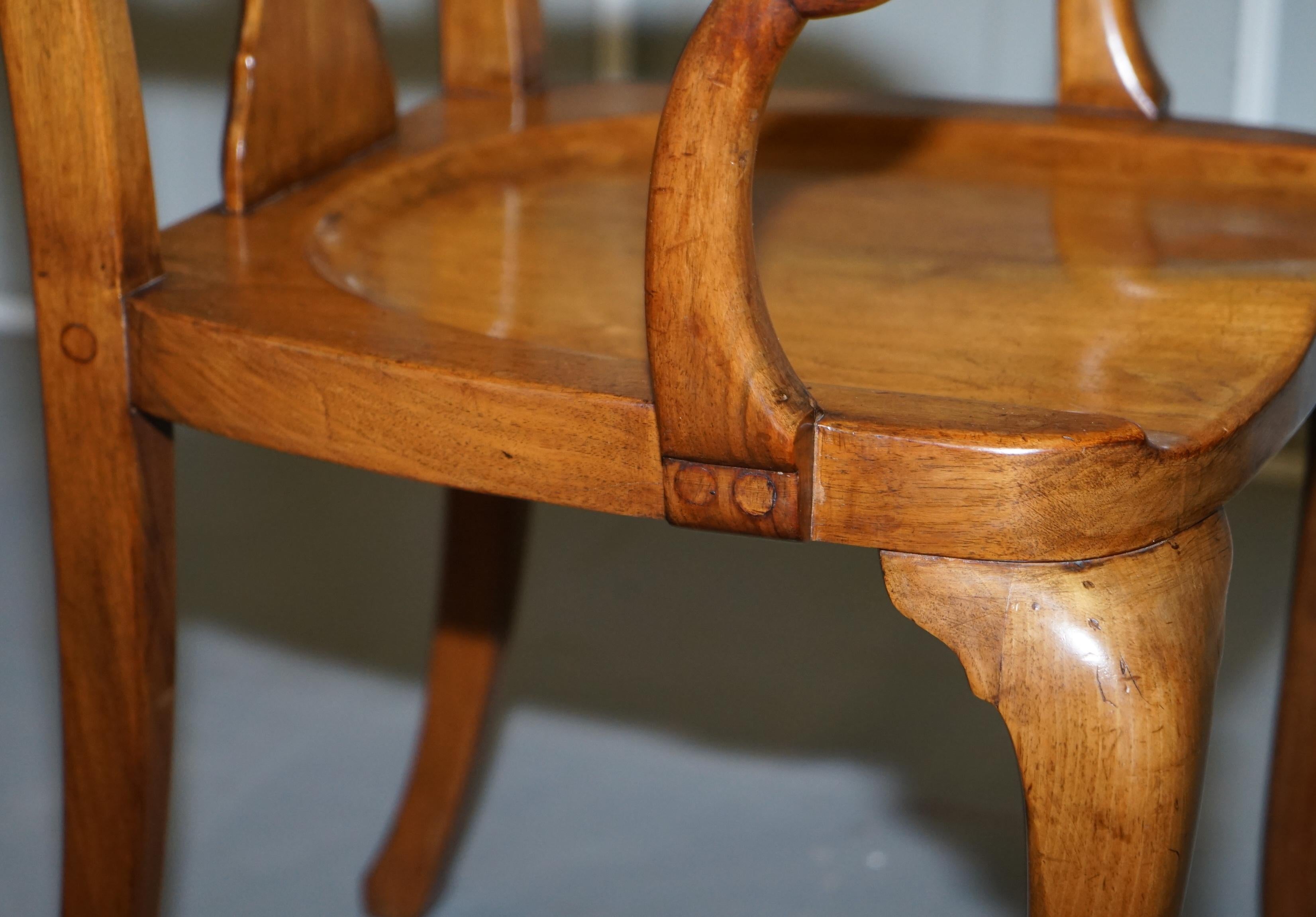 Lovely Victorian Howard & Son's Fully Stamped Office Desk Armchair in Walnut For Sale 7