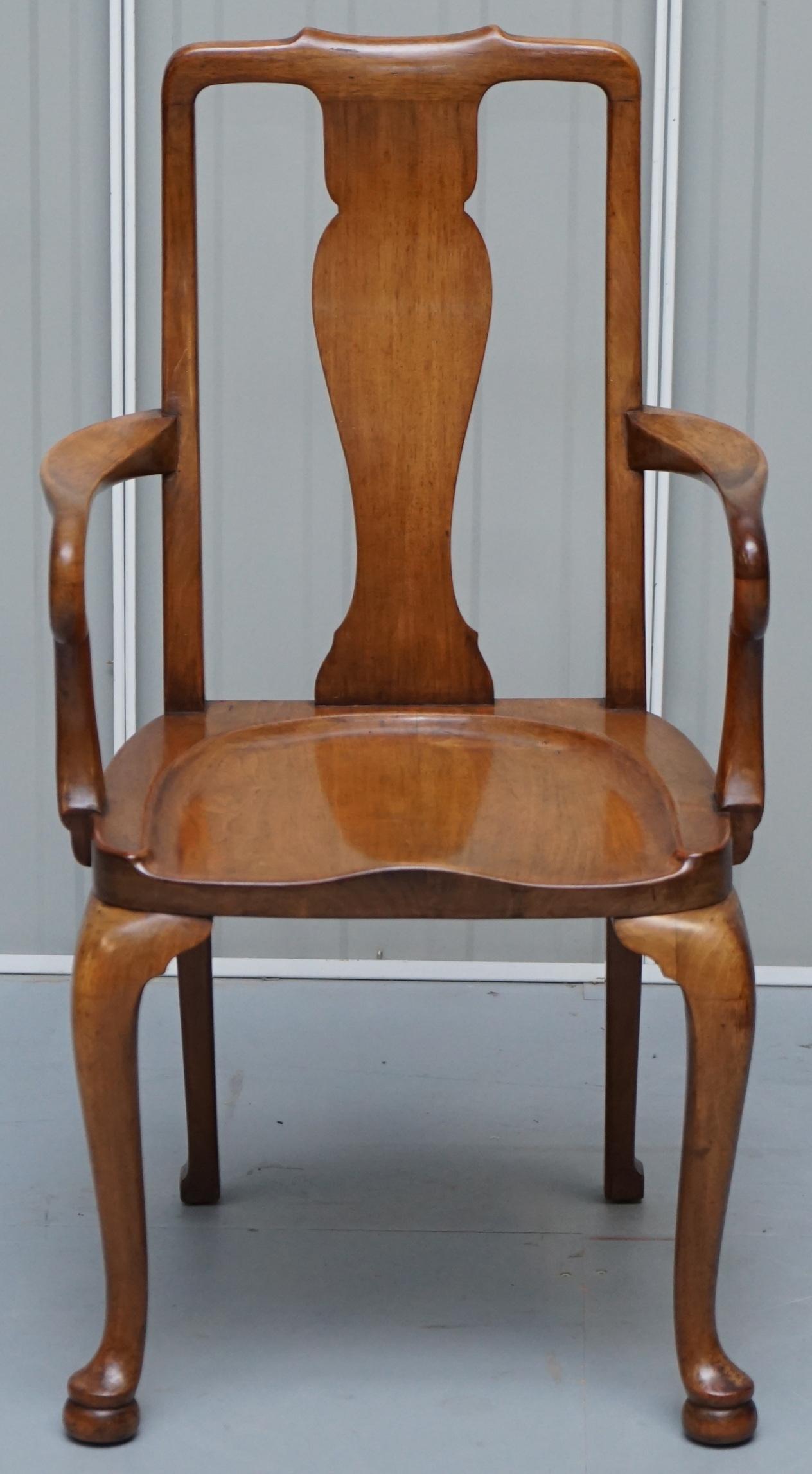 Anglais Magnifique fauteuil de bureau en noyer de l'époque victorienne, entièrement estampillé, de Howard and Sons en vente