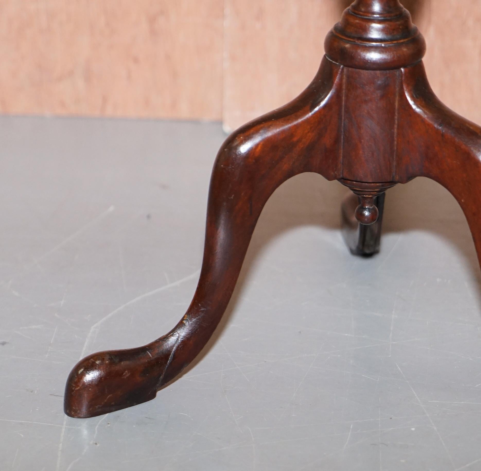 Lovely Victorian Scottish Hardwood Tripod Lamp Side End Wine Table Carved Top 2