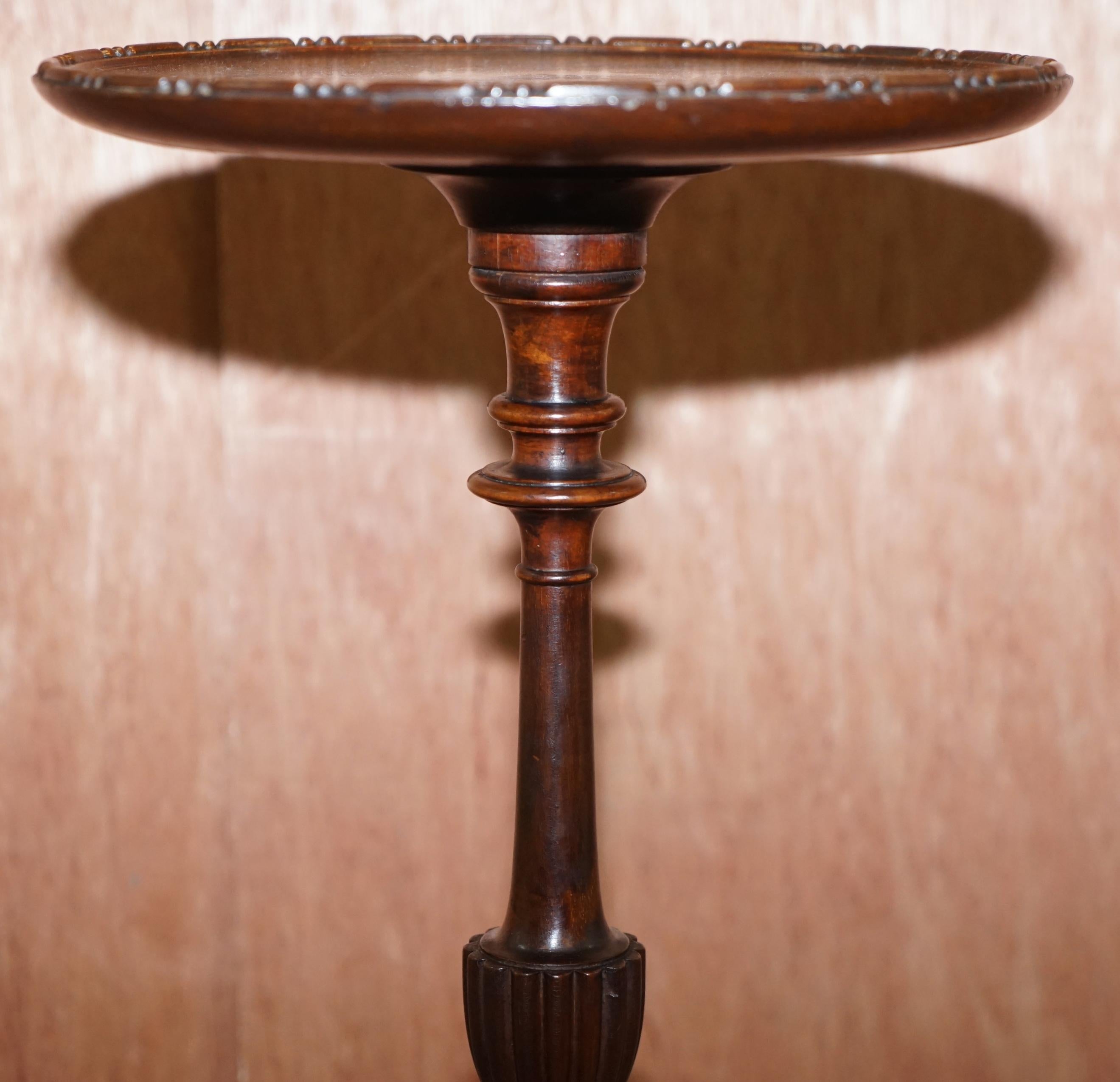 Lovely Victorian Scottish Hardwood Tripod Lamp Side End Wine Table Carved Top 3
