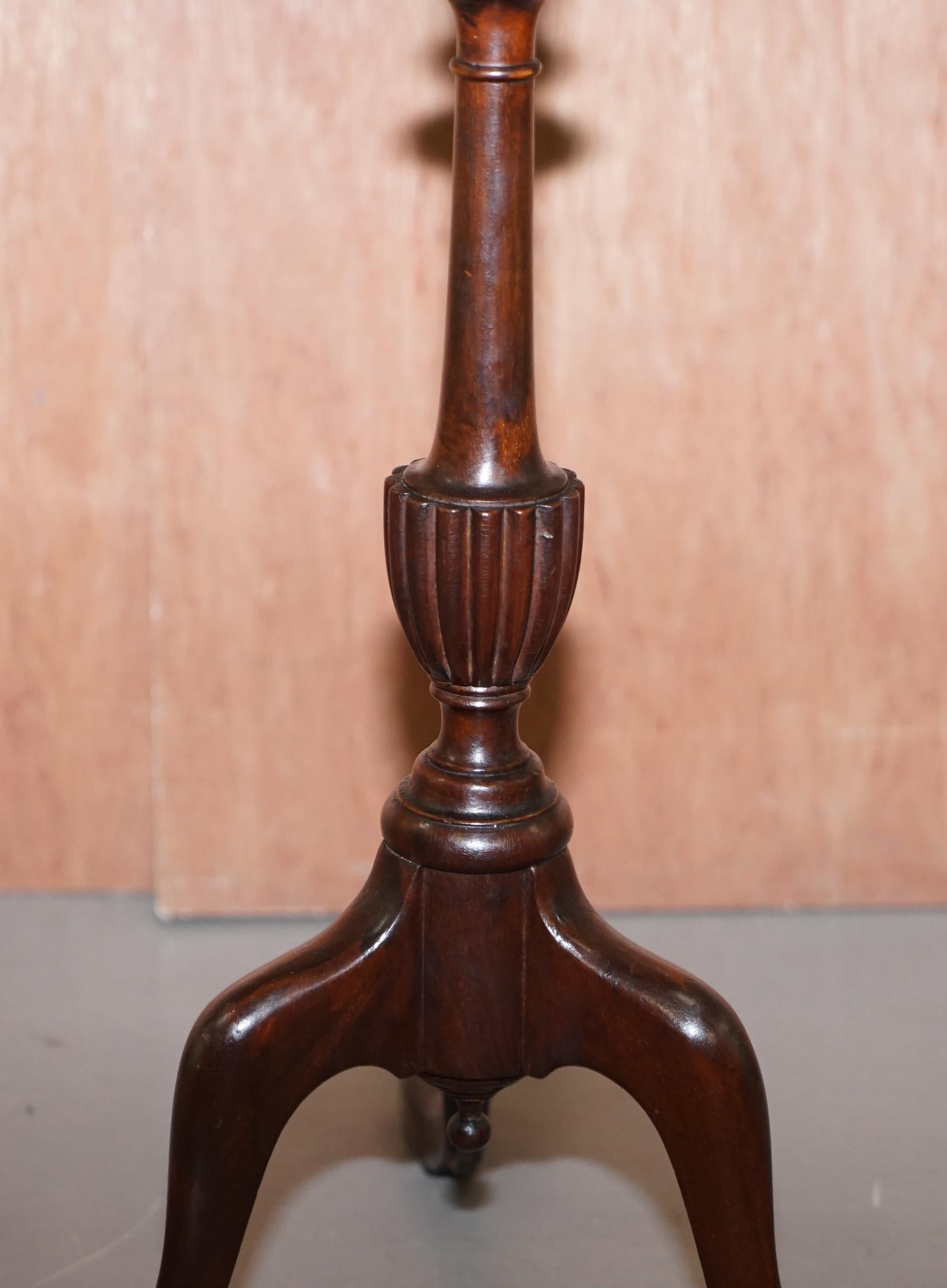 Lovely Victorian Scottish Hardwood Tripod Lamp Side End Wine Table Carved Top 4