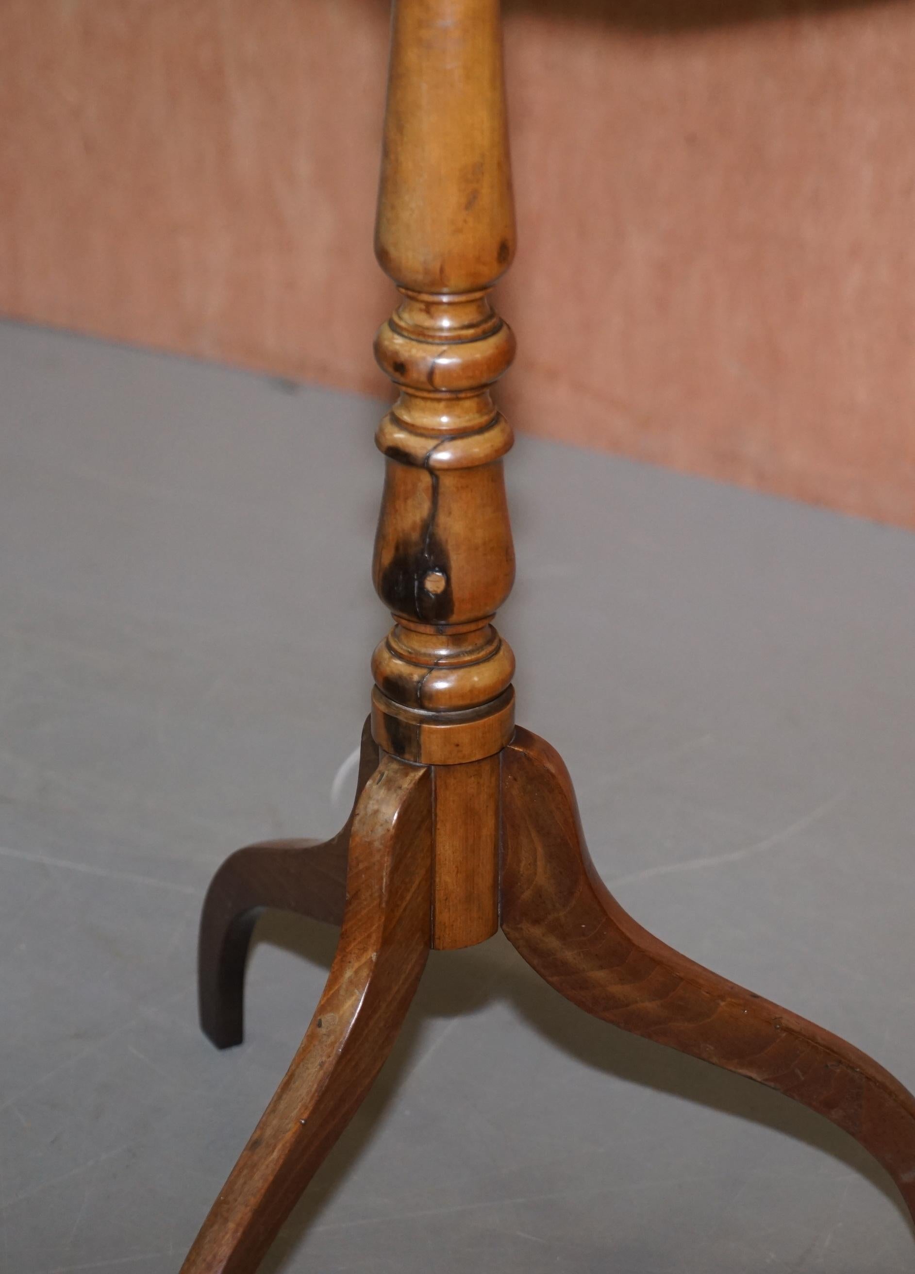 Lovely Victorian Walnut Rectangle Topped Tripod Side End Lamp Wine Table 1