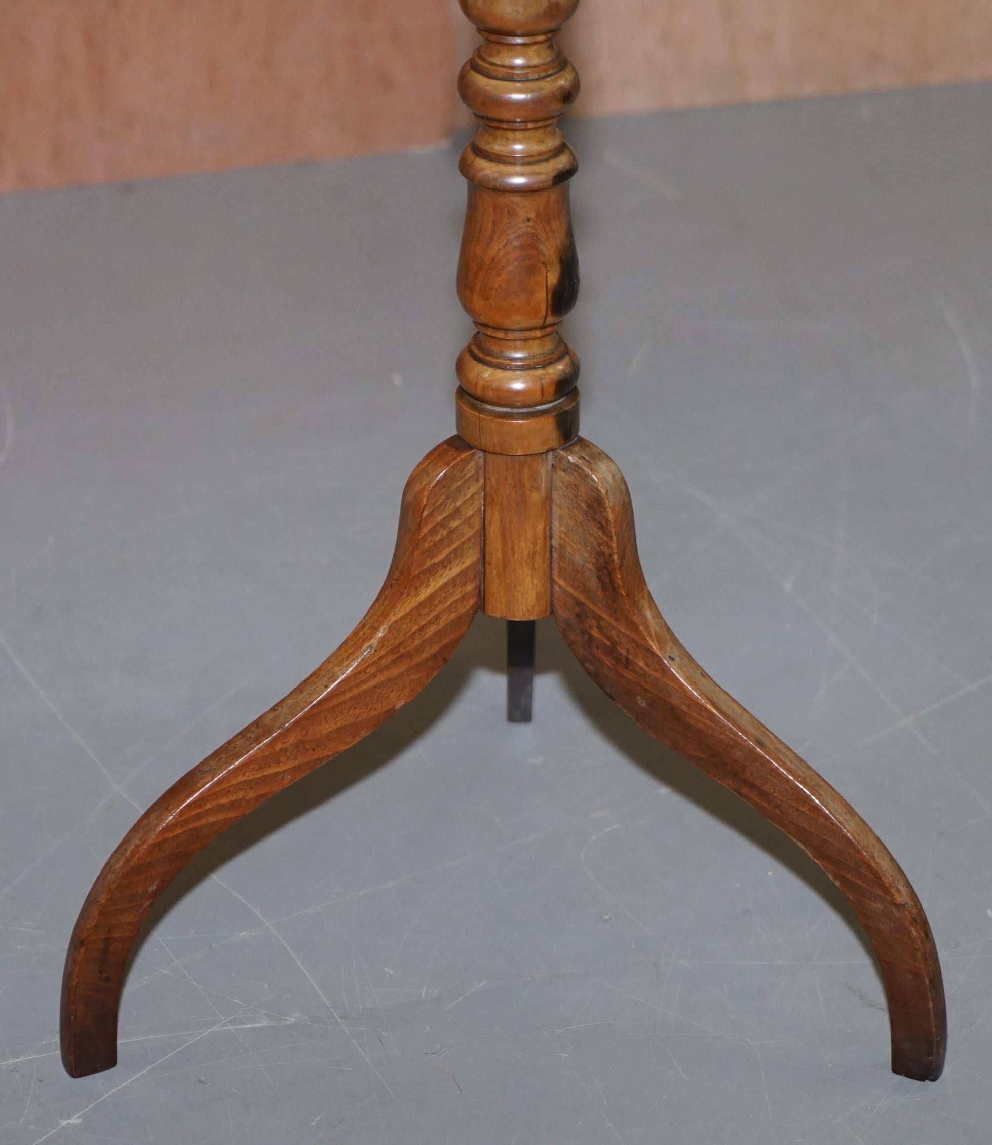 Lovely Victorian Walnut Rectangle Topped Tripod Side End Lamp Wine Table 3