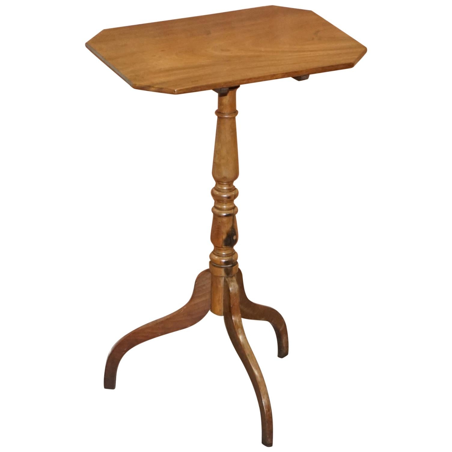 Lovely Victorian Walnut Rectangle Topped Tripod Side End Lamp Wine Table