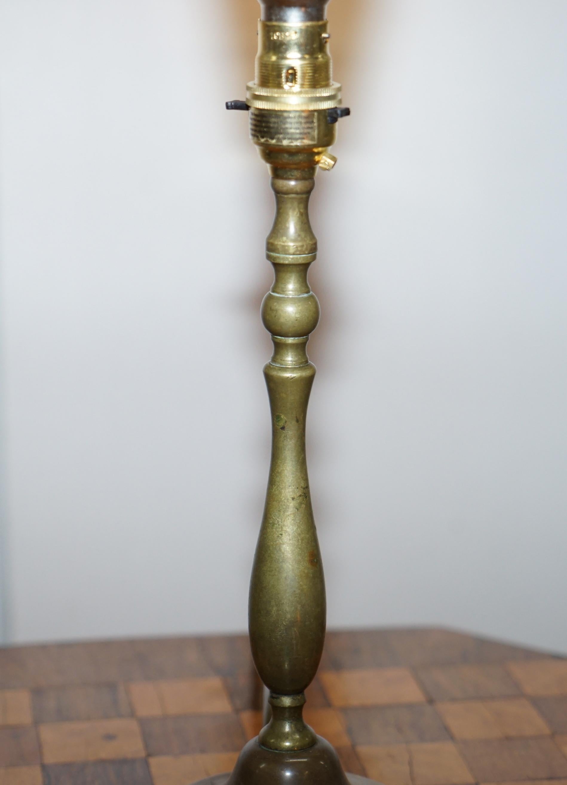 Art déco LOVELY VINTAGE BRONZED TABLE CANDLE LAMP NEW FiTTING, CABLE ETC en vente