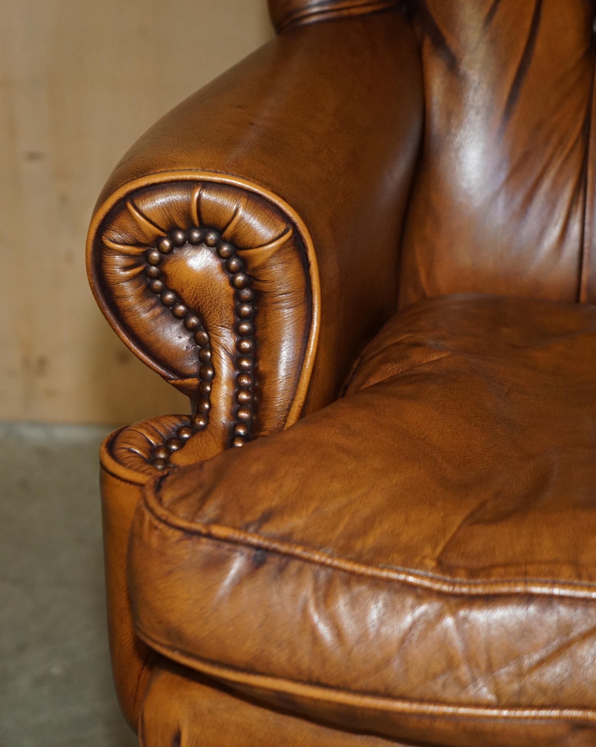 LOVELY VINTAGE CHESTERFIELD IN PELLE MARRONE TESSUTO CON FELPA CAPTAINS POLTRONE in vendita 2