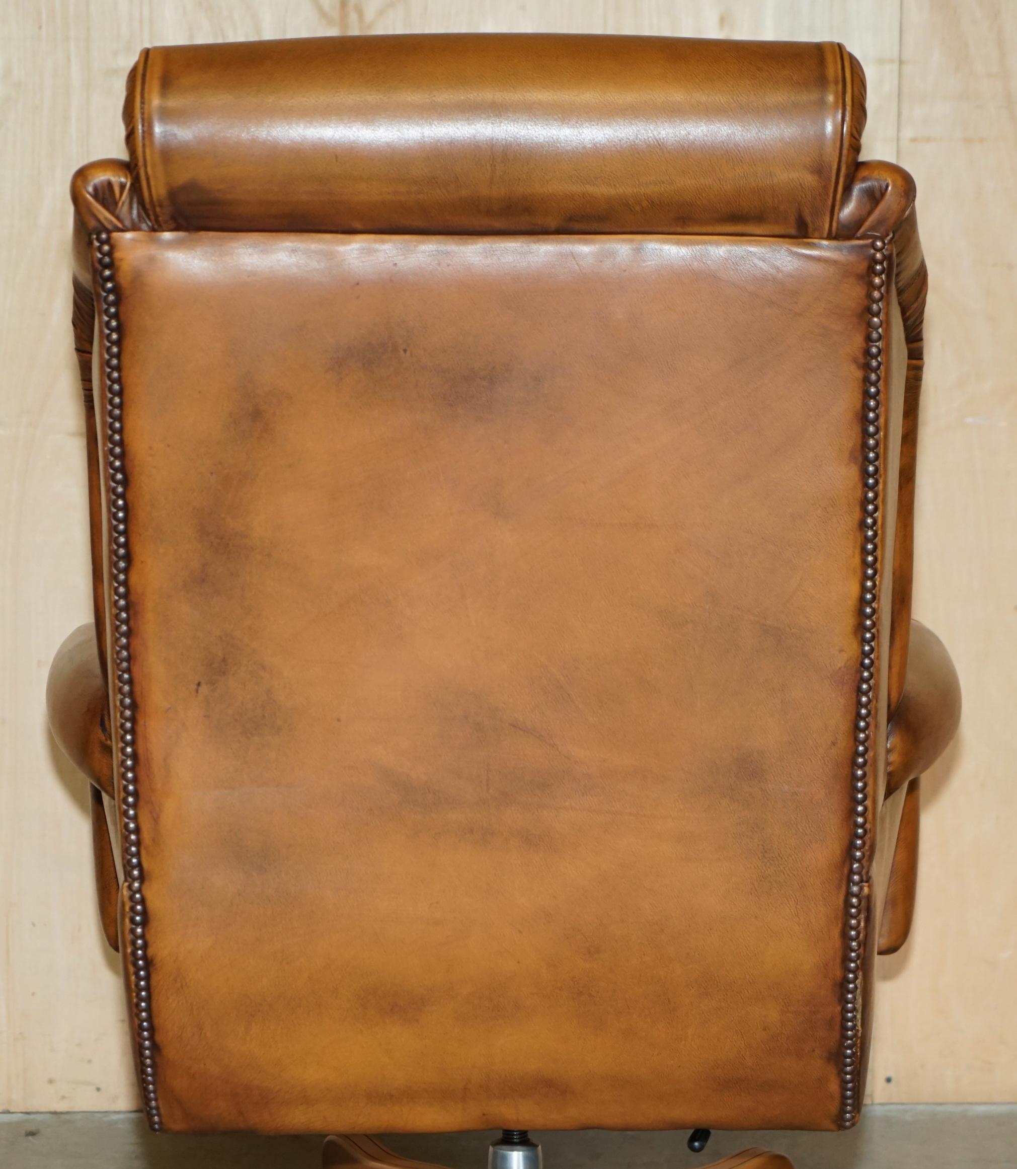 LOVELY VINTAGE CHESTERFIELD IN PELLE MARRONE TESSUTO CON FELPA CAPTAINS POLTRONE in vendita 10