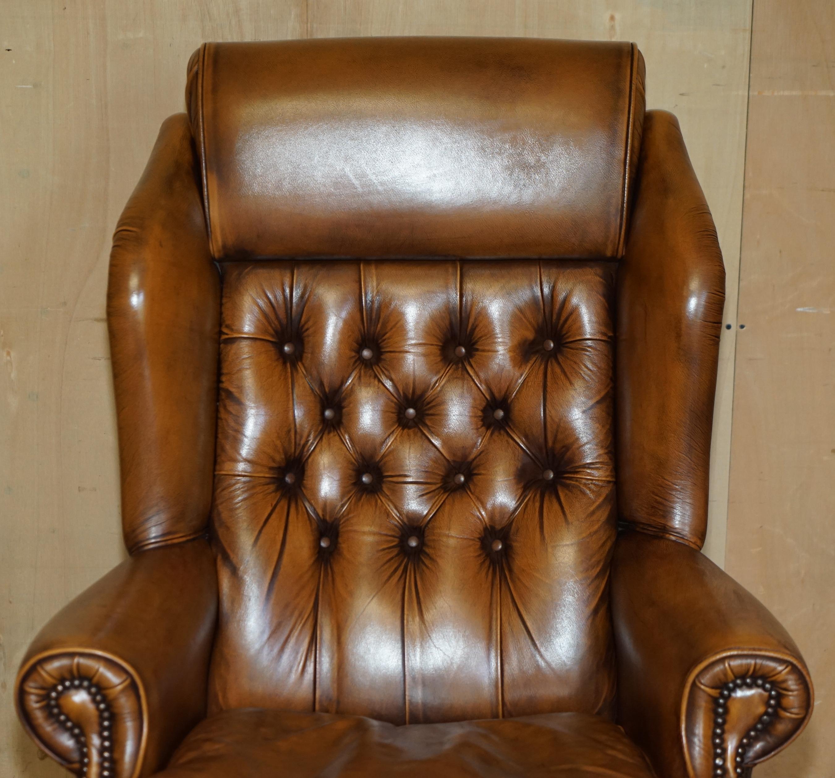Mid-Century moderno LOVELY VINTAGE CHESTERFIELD IN PELLE MARRONE TESSUTO CON FELPA CAPTAINS POLTRONE in vendita