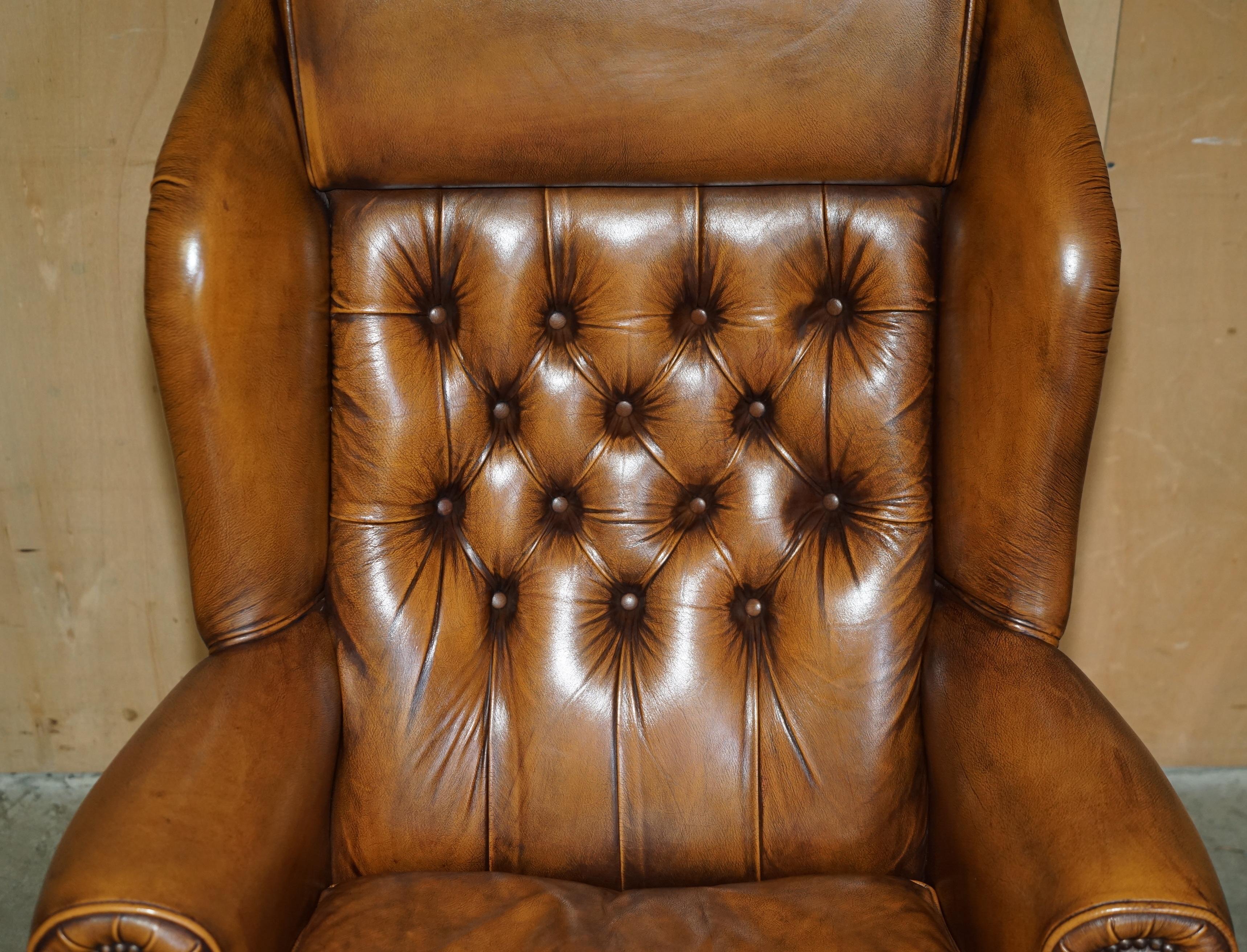 LOVELY VINTAGE CHESTERFIELD IN PELLE MARRONE TESSUTO CON FELPA CAPTAINS POLTRONE In condizioni buone in vendita a West Sussex, Pulborough
