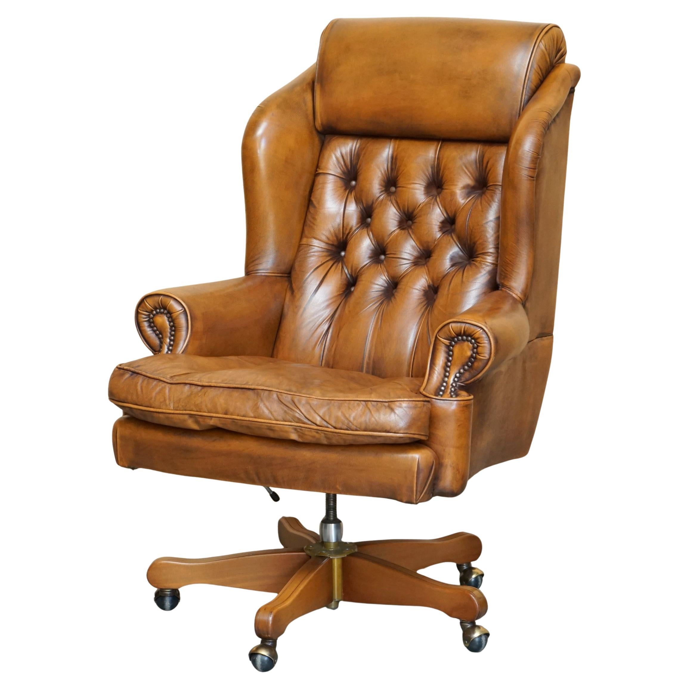 LOVELY VINTAGE CHESTERFIELD IN PELLE MARRONE TESSUTO CON FELPA CAPTAINS POLTRONE in vendita