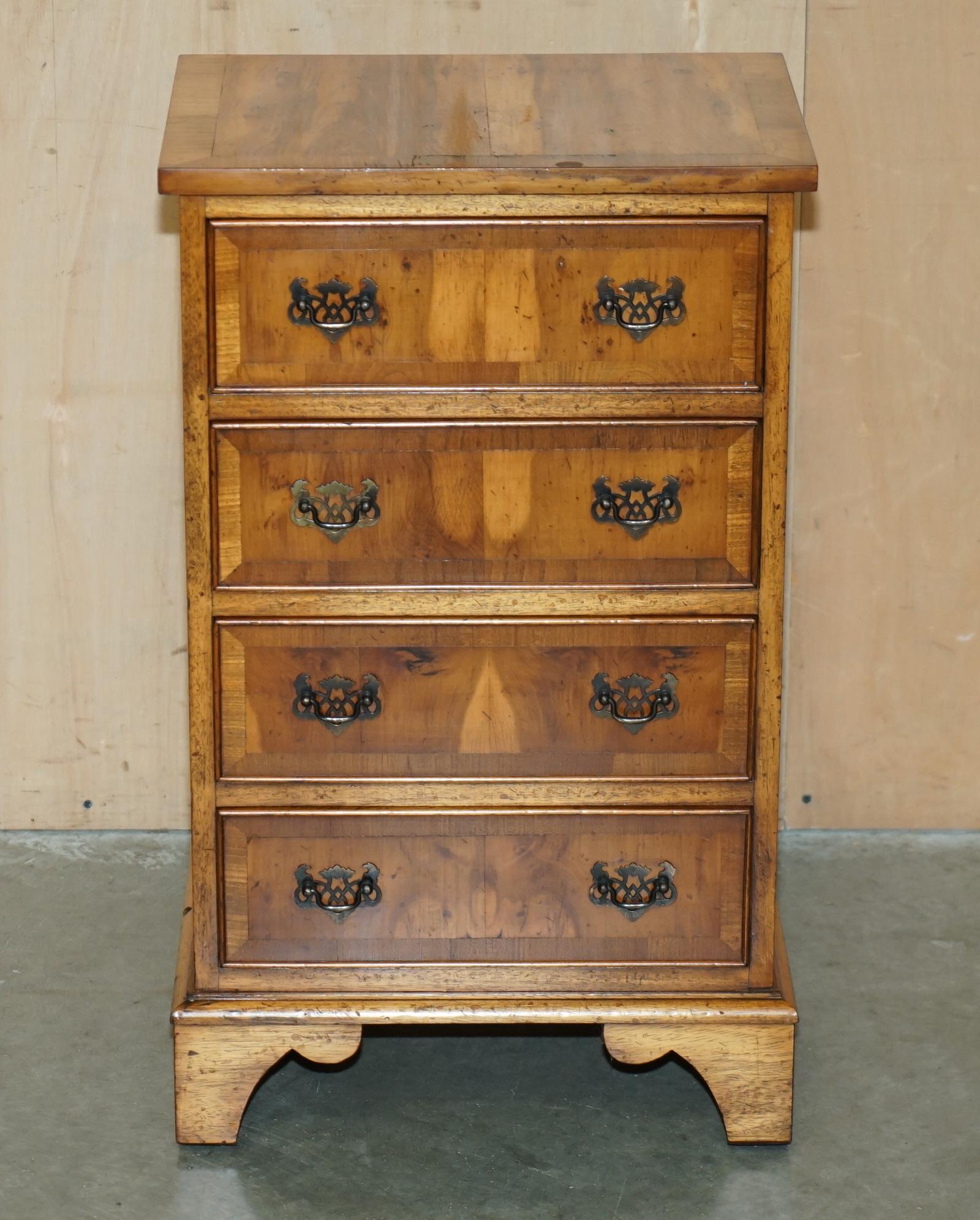 encantadora mesa auxiliar de madera de tejo BURR & BURL de época Art Decó en venta