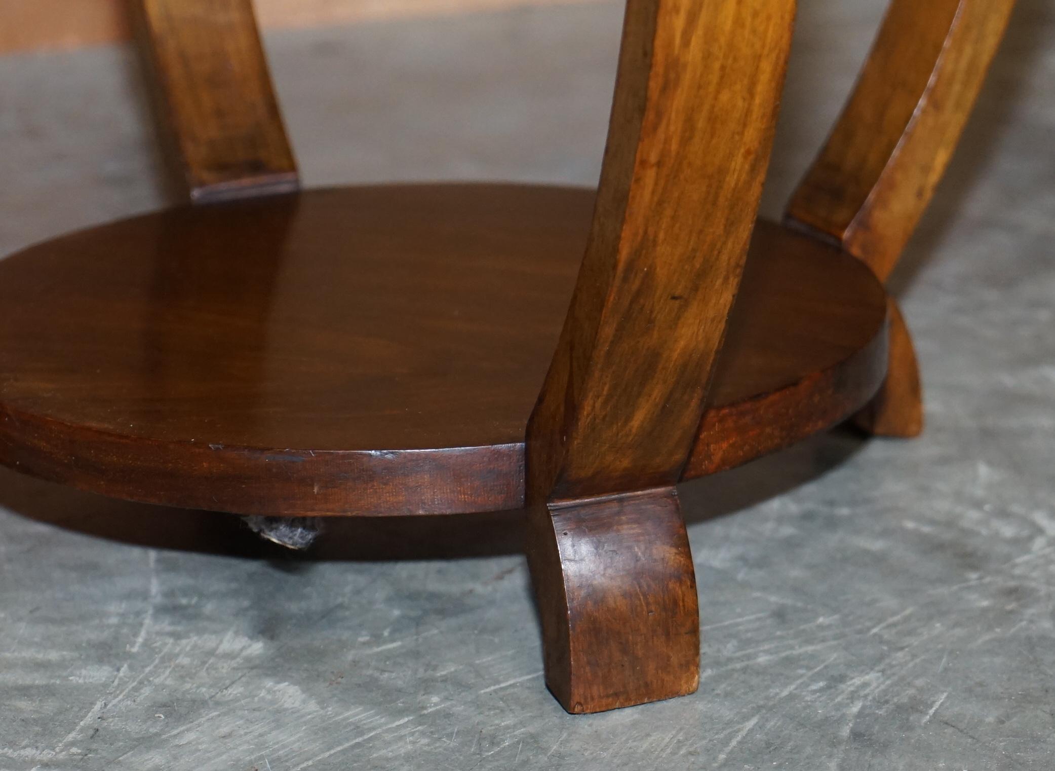 Lovely Vintage Burr & Quarter Cut Walnut Occasional Table Good Lamp End Wine Etc For Sale 6