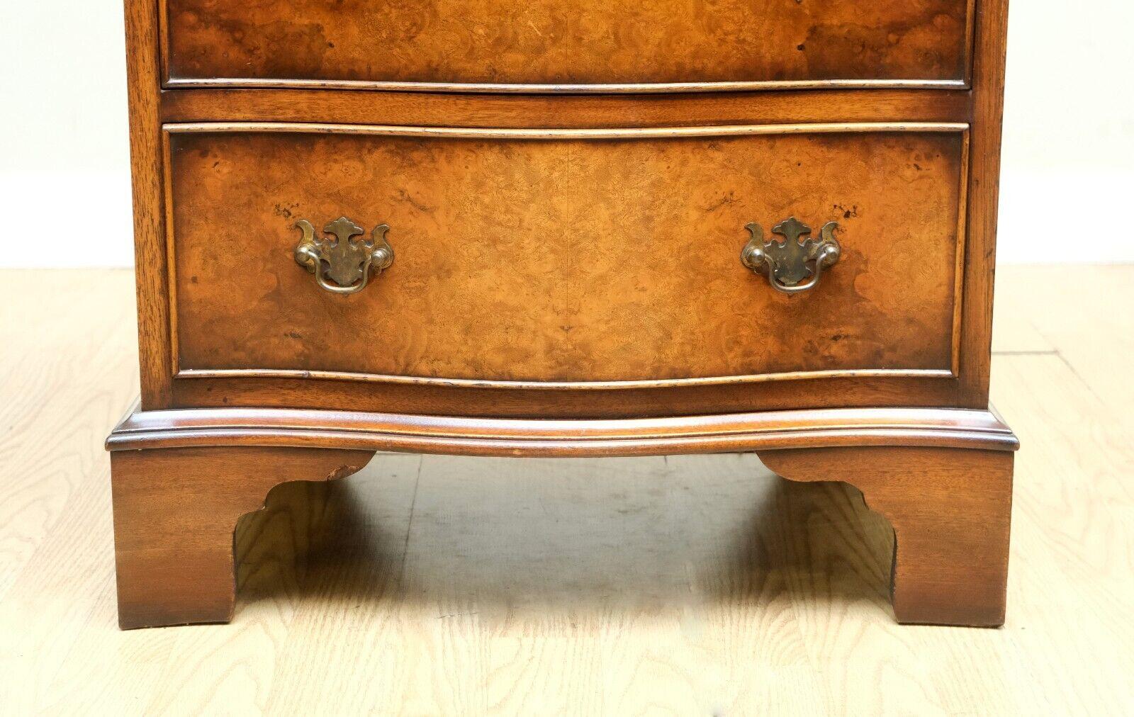 Lovely Vintage Burr Walnut Bevan Funnell Serpentine Fronted Chest of Drawers For Sale 6