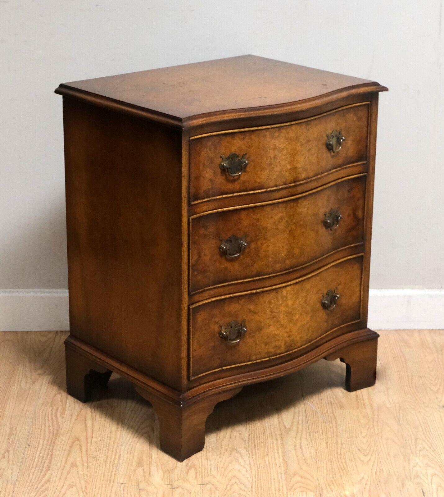 English Lovely Vintage Burr Walnut Bevan Funnell Serpentine Fronted Chest of Drawers For Sale