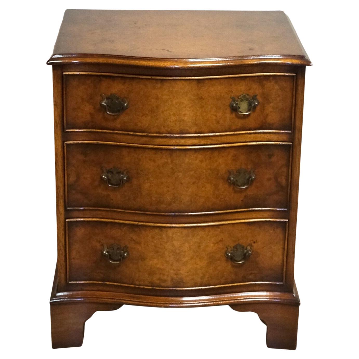 Lovely Vintage Burr Walnut Bevan Funnell Serpentine Fronted Chest of Drawers For Sale