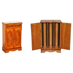 LOVELY ViNTAGE BURR YEW WOOD CD OR DVD 120 PIECE HOLDING SIDE CABINET TOWER