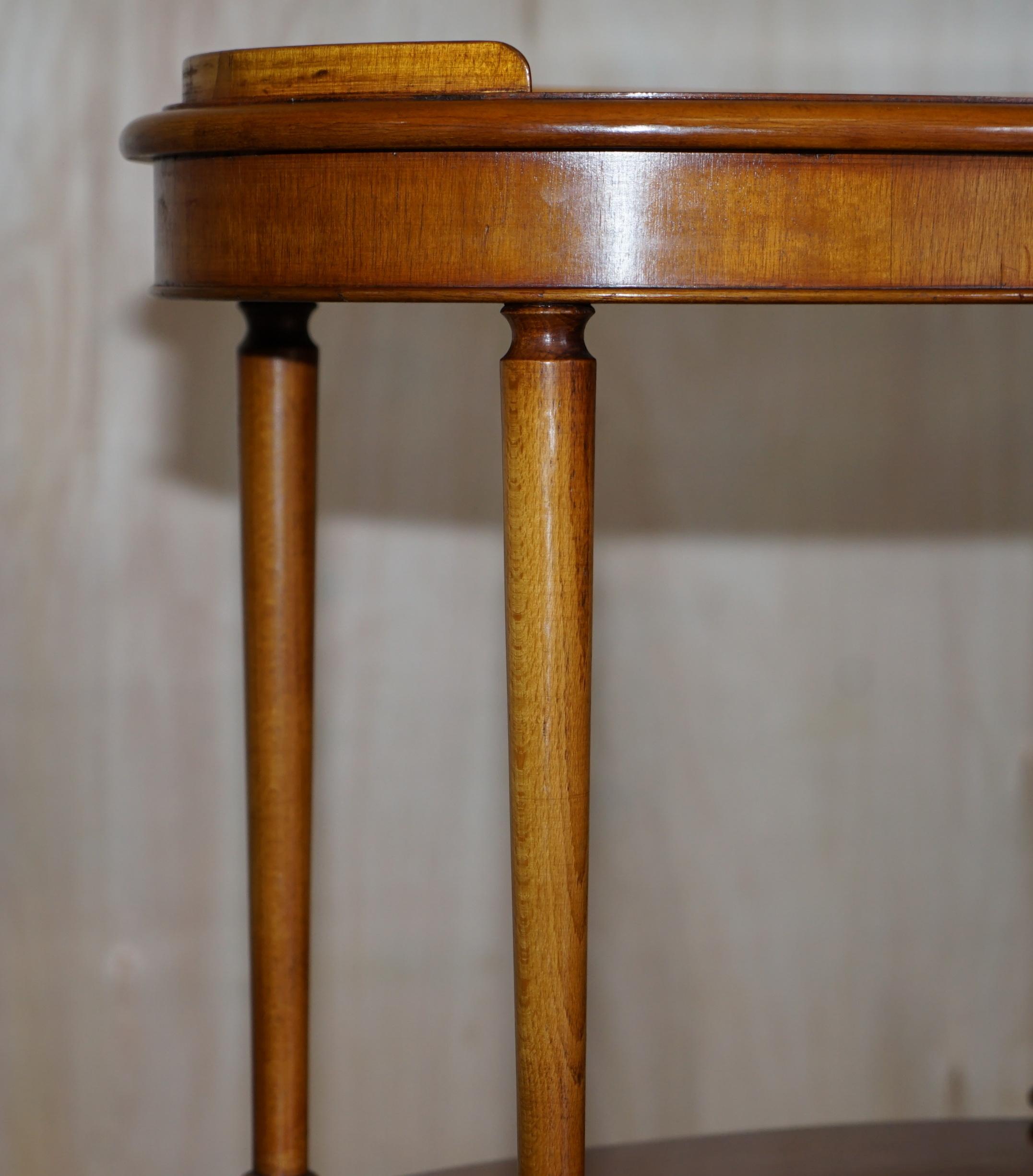 Lovely Vintage Burr Yew Wood Oval Side End Lamp Wine Table with Gallery Rail Top For Sale 4