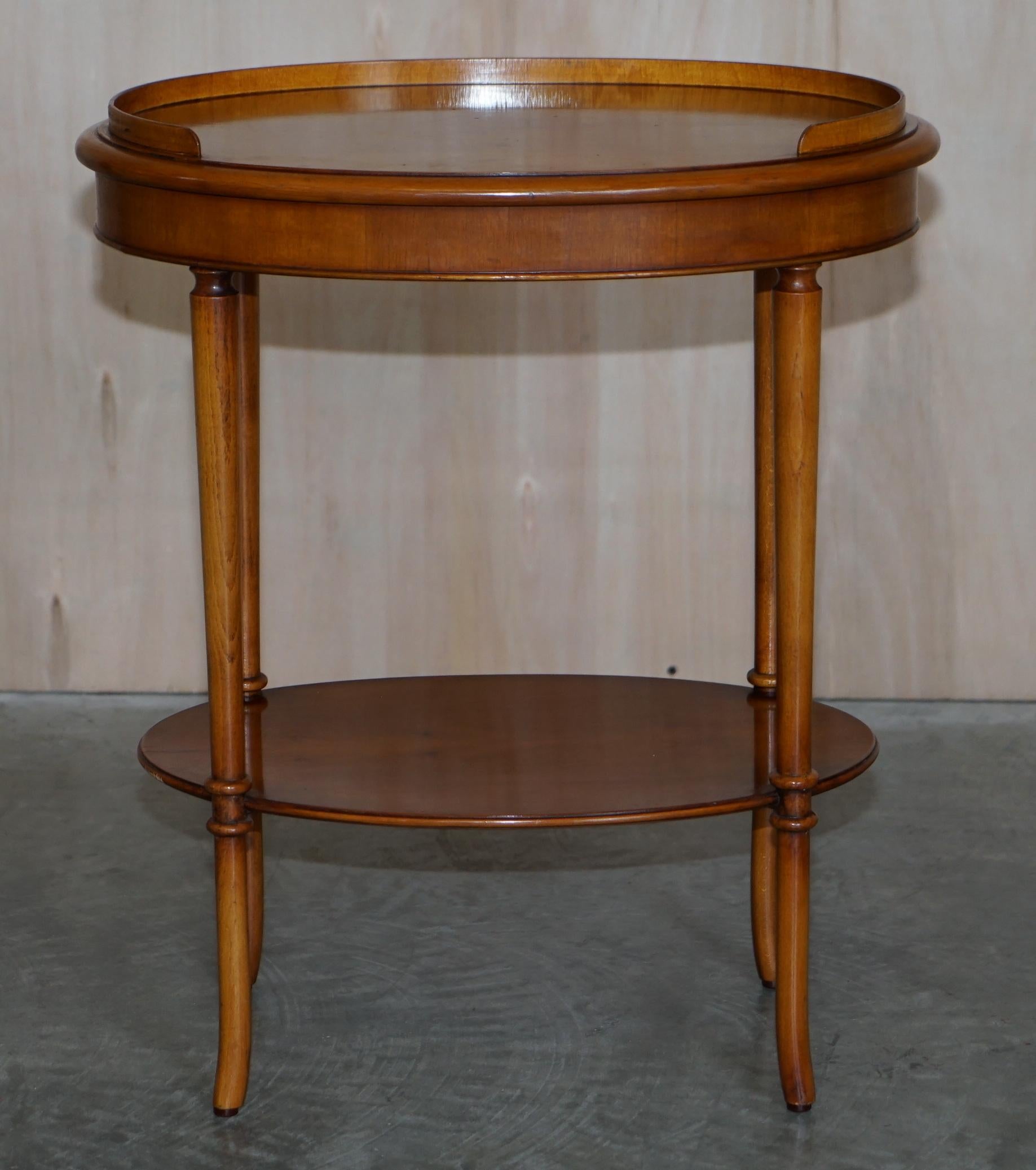 Victorian Lovely Vintage Burr Yew Wood Oval Side End Lamp Wine Table with Gallery Rail Top For Sale