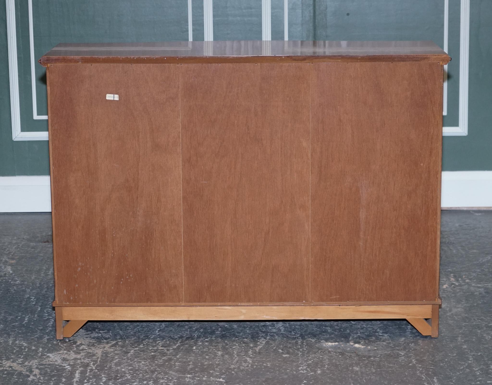 LOVELY VINTAGE BURR YEW WOOD THREE DRAWERS & CUPBOARDS BOW FRONT SiDEBOARD 5