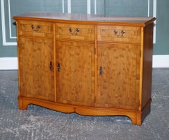 LOVELY VINTAGE BURR YEW WOOD THREE DRAWERS & CUPBOARDS BOW FRONT SiDEBOARD