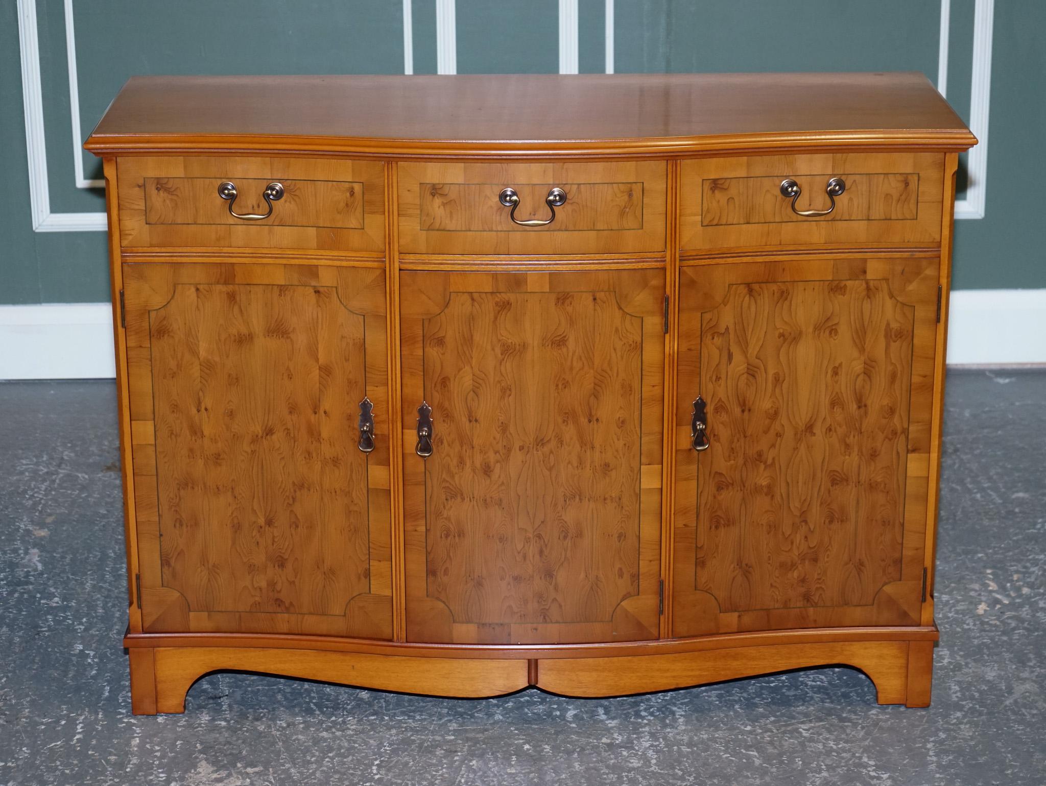 British LOVELY VINTAGE BURR YEW WOOD THREE DRAWERS & CUPBOARDS BOW FRONT SiDEBOARD
