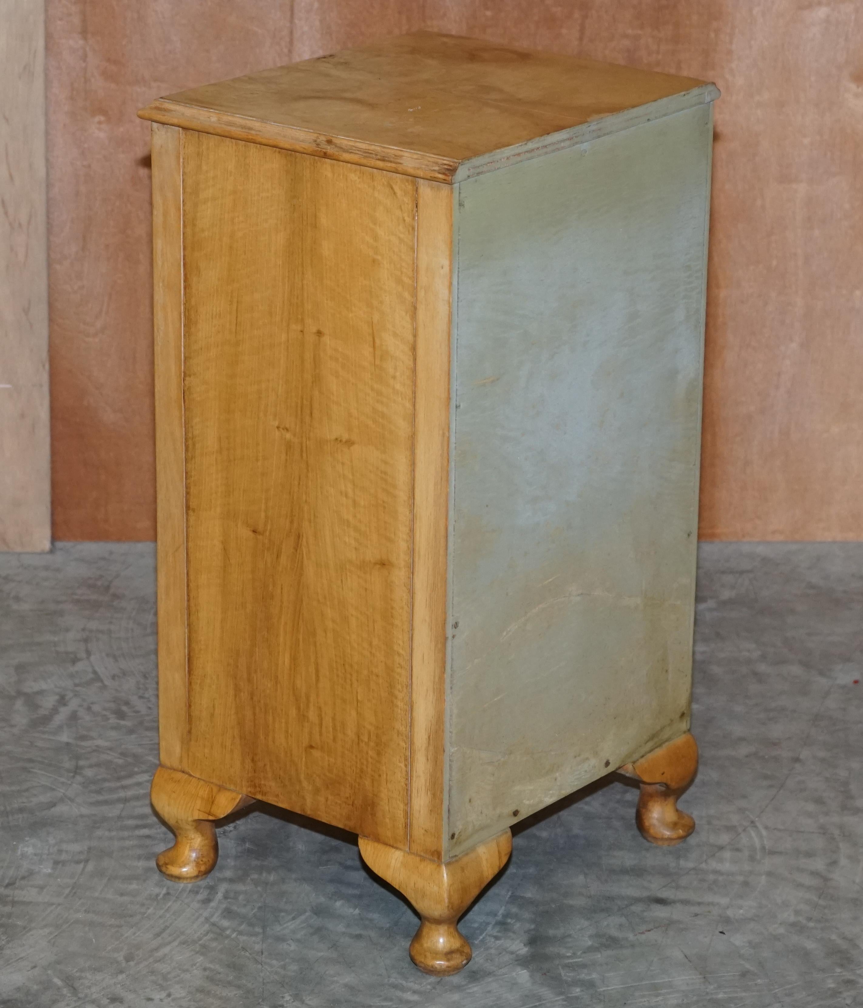 Lovely Vintage circa 1930's Bedside Lamp End Wine Table Burr Walnut Part Suite For Sale 1