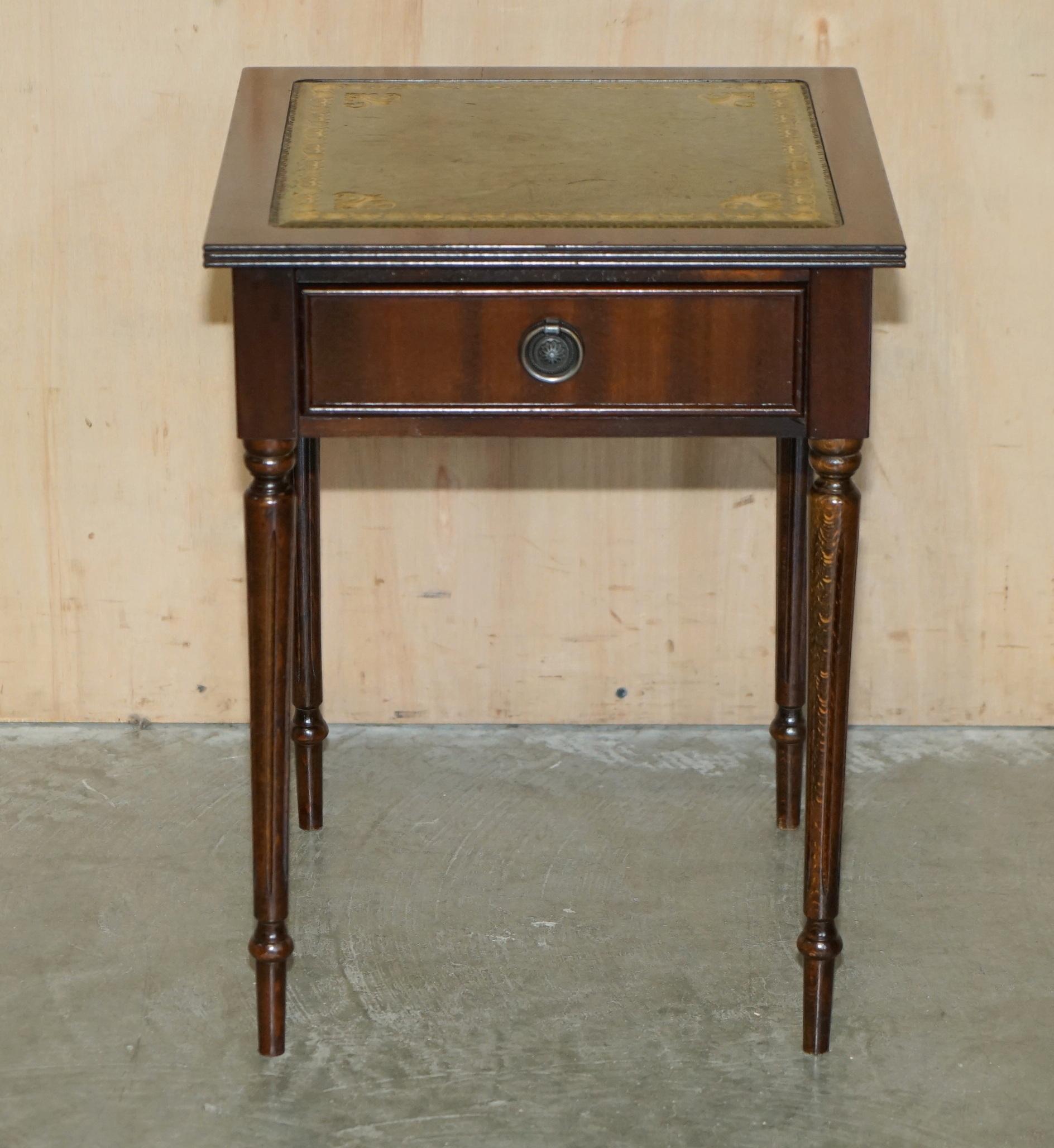 Victorian LOVELY VINTAGE CIRCA 1940's GREEN LEATHER GOLD LEAF SINGLE DRAWER SIDE TABLE For Sale