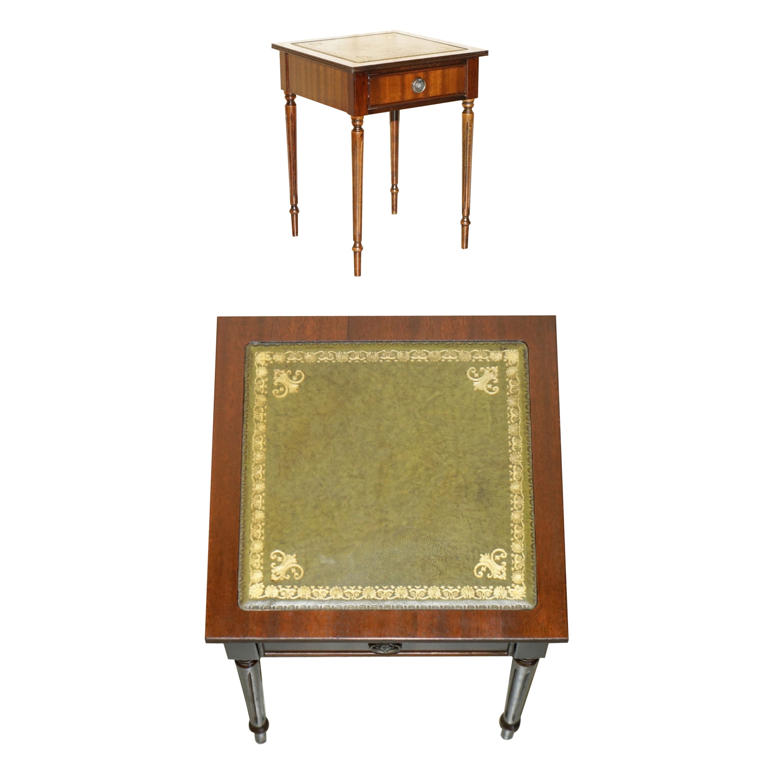 JOLIE TABLE D'ACCOMPAGNEMENT A TIRAGE SIMPLE EN CUIR VERT ET FEUILLES D'OR CIRCA 1940