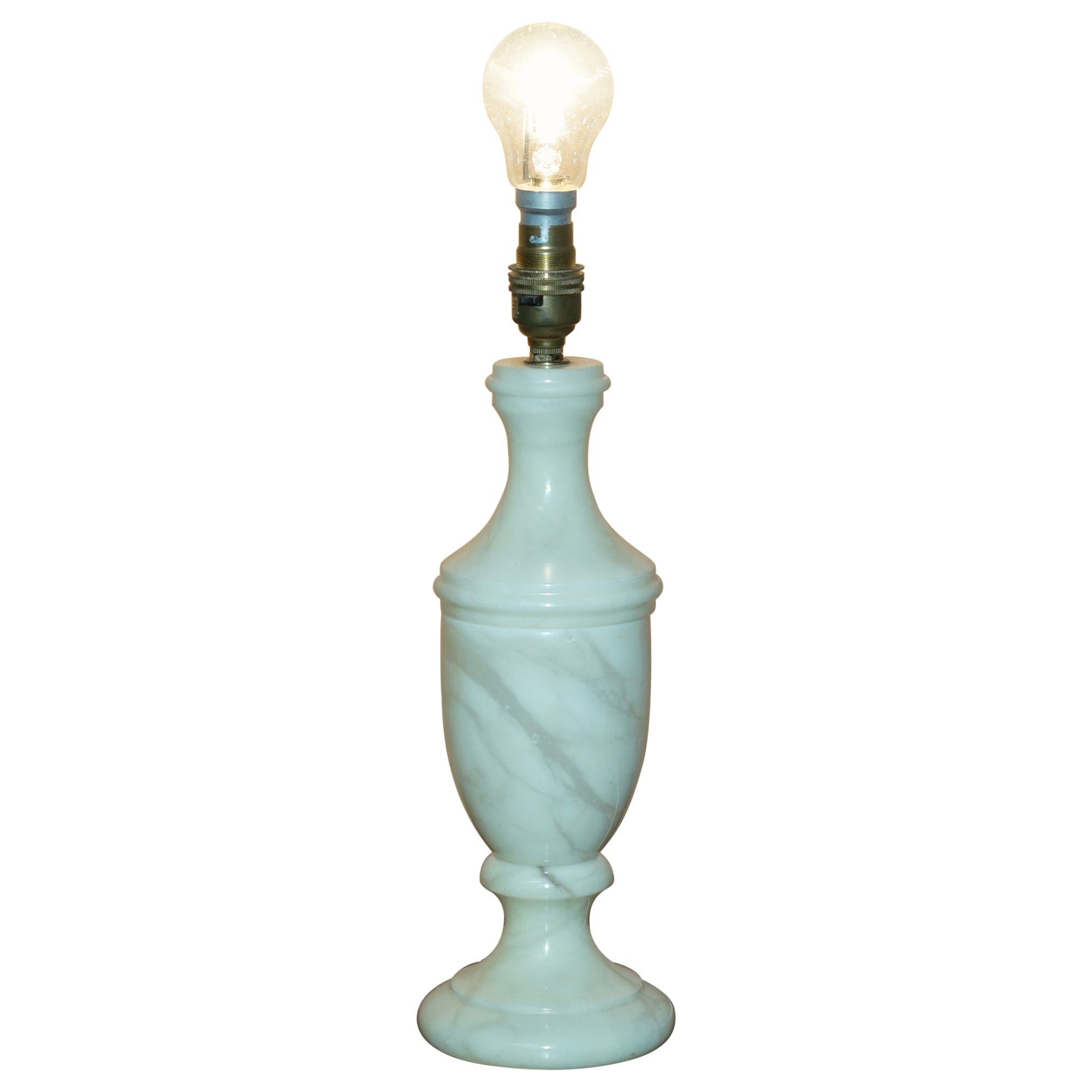 LOVELY VINTAGE CIRCA 1960'S ITALIAN MABRLE TABLE LAMP IN THE ViCTORIAN URN STYLE For Sale