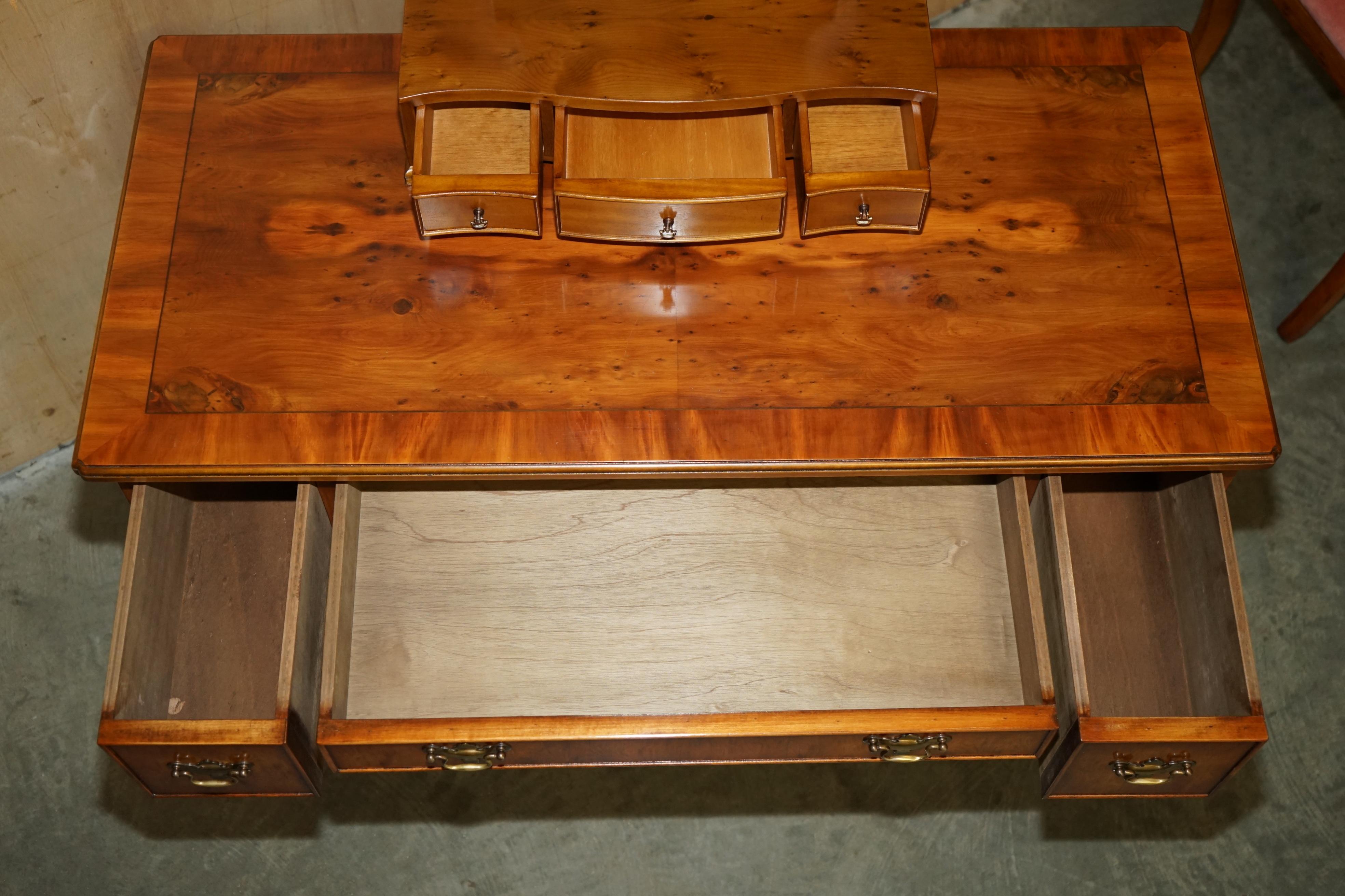 LOVELY VINTAGE ENGLISH BURR WALNUT DRESSING TABLE, MIRROR AND SiDE CHAIR For Sale 8