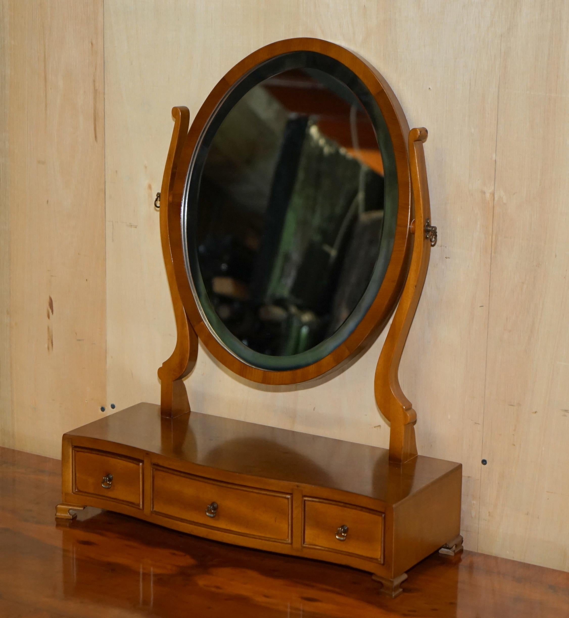 Hand-Crafted LOVELY VINTAGE ENGLISH BURR WALNUT DRESSING TABLE, MIRROR AND SiDE CHAIR For Sale