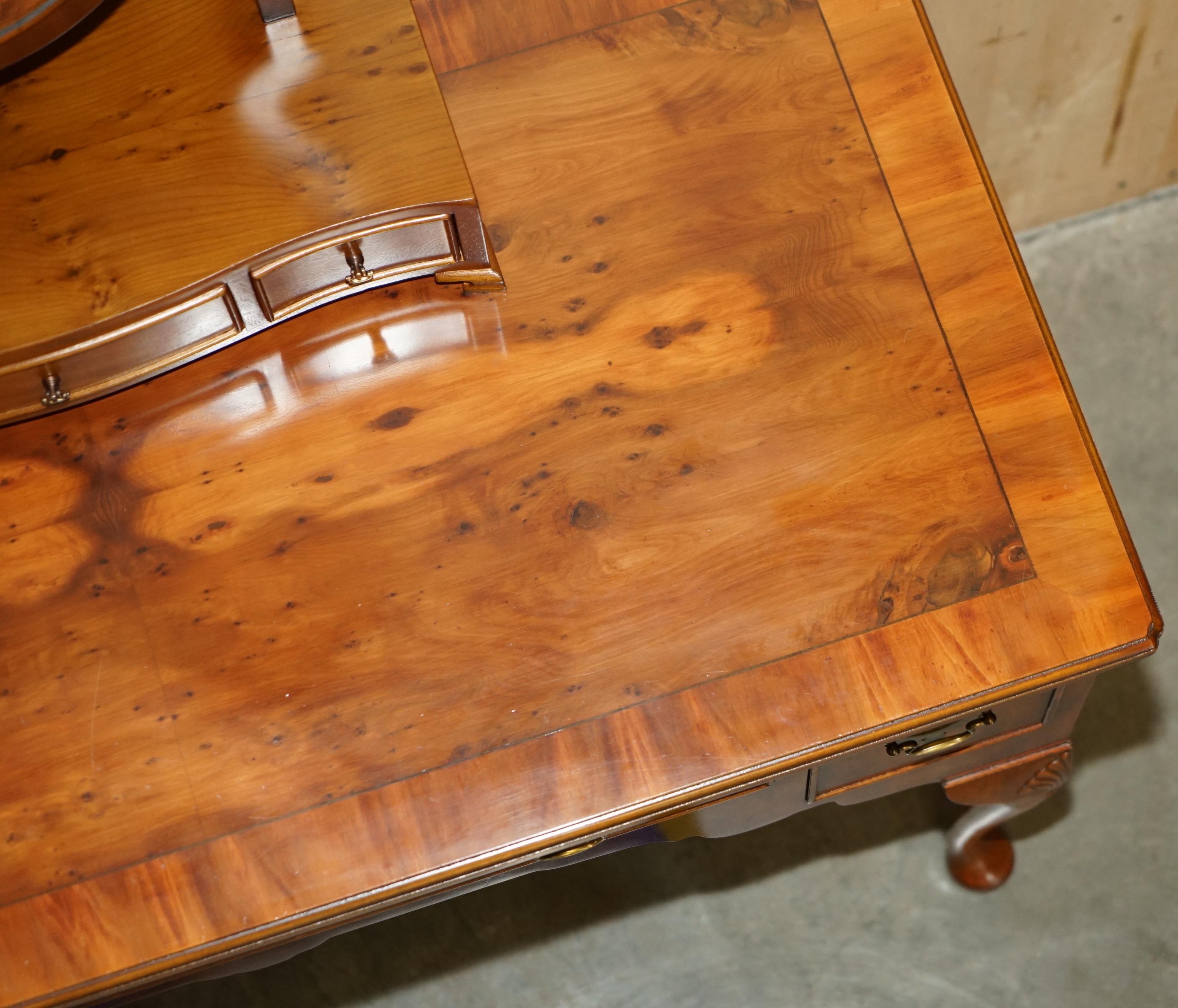LOVELY VINTAGE ENGLISH BURR WALNUT DRESSING TABLE, MIRROR AND SiDE CHAIR For Sale 1