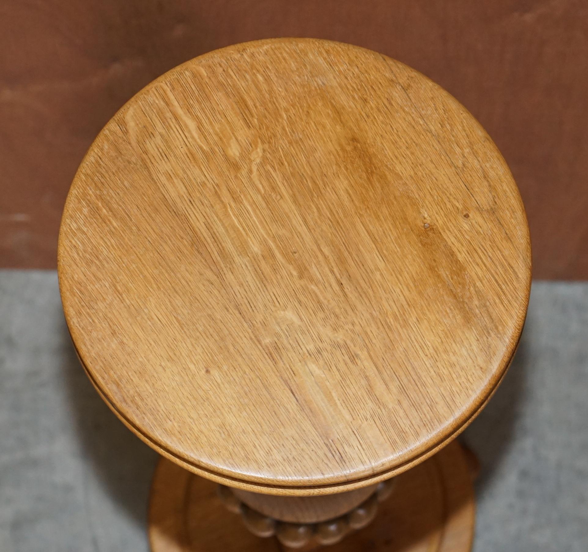 We are delighted to offer for sale this lovely hand made in England, light oak pedestal Stand for displaying plants, busts, taxidermy, and trinkets

A good looking and well made piece, the timber patina is natural, it has a nice rich warm glow to